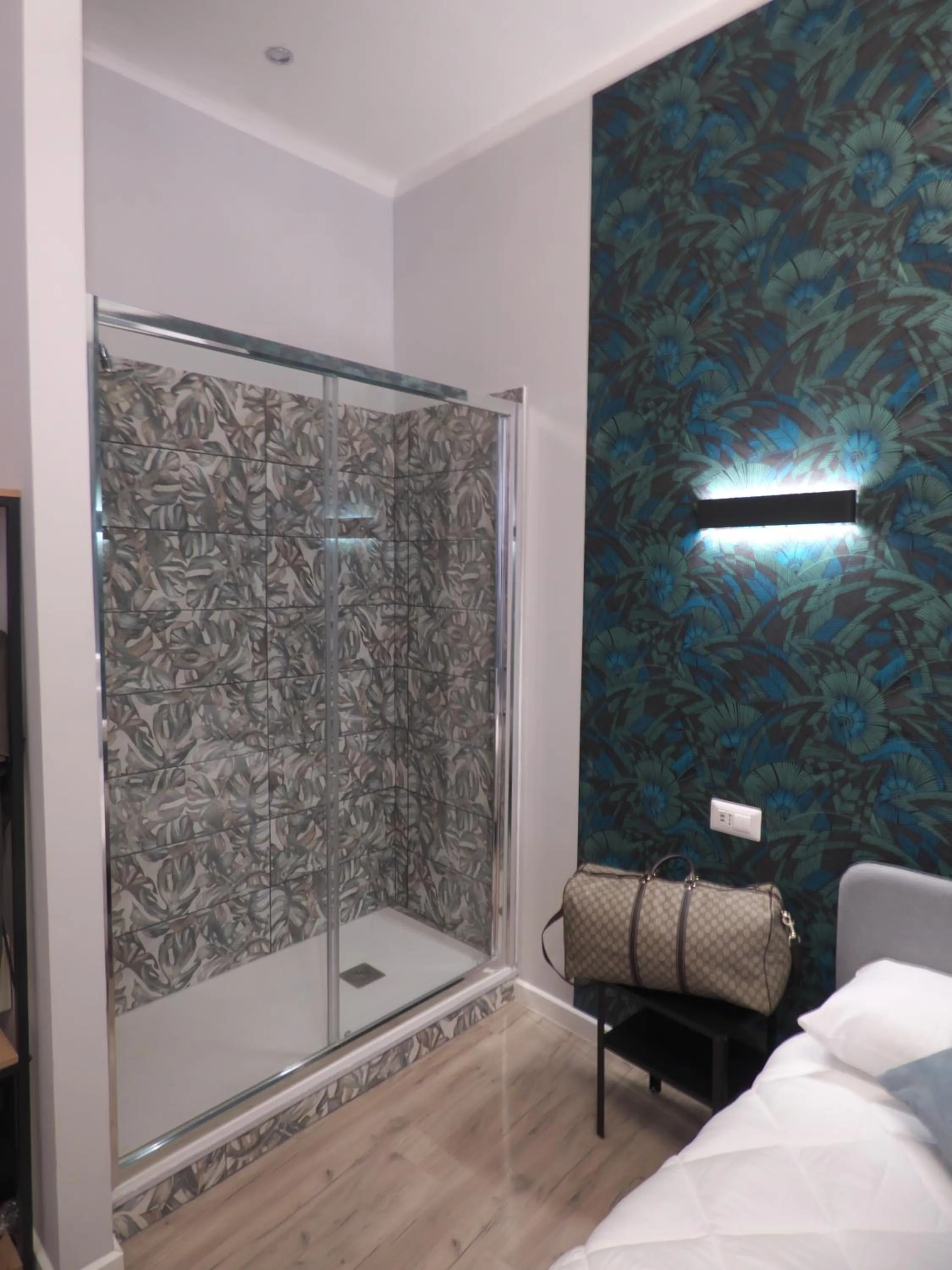 Bathroom, Bed in Vite 99 - Piazza di Spagna