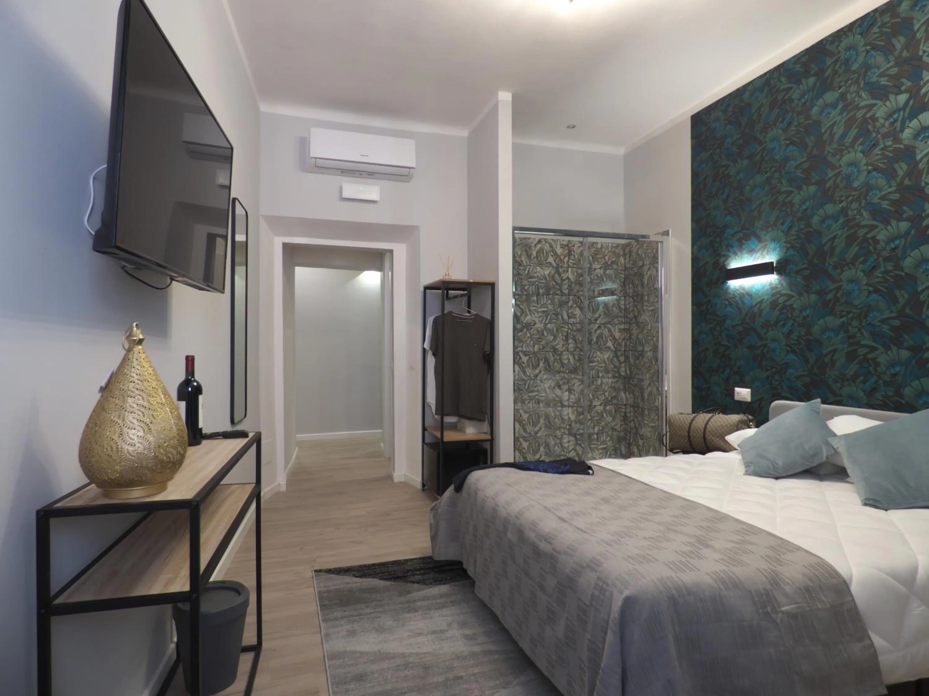 Communal lounge/ TV room, Bed in Vite 99 - Piazza di Spagna