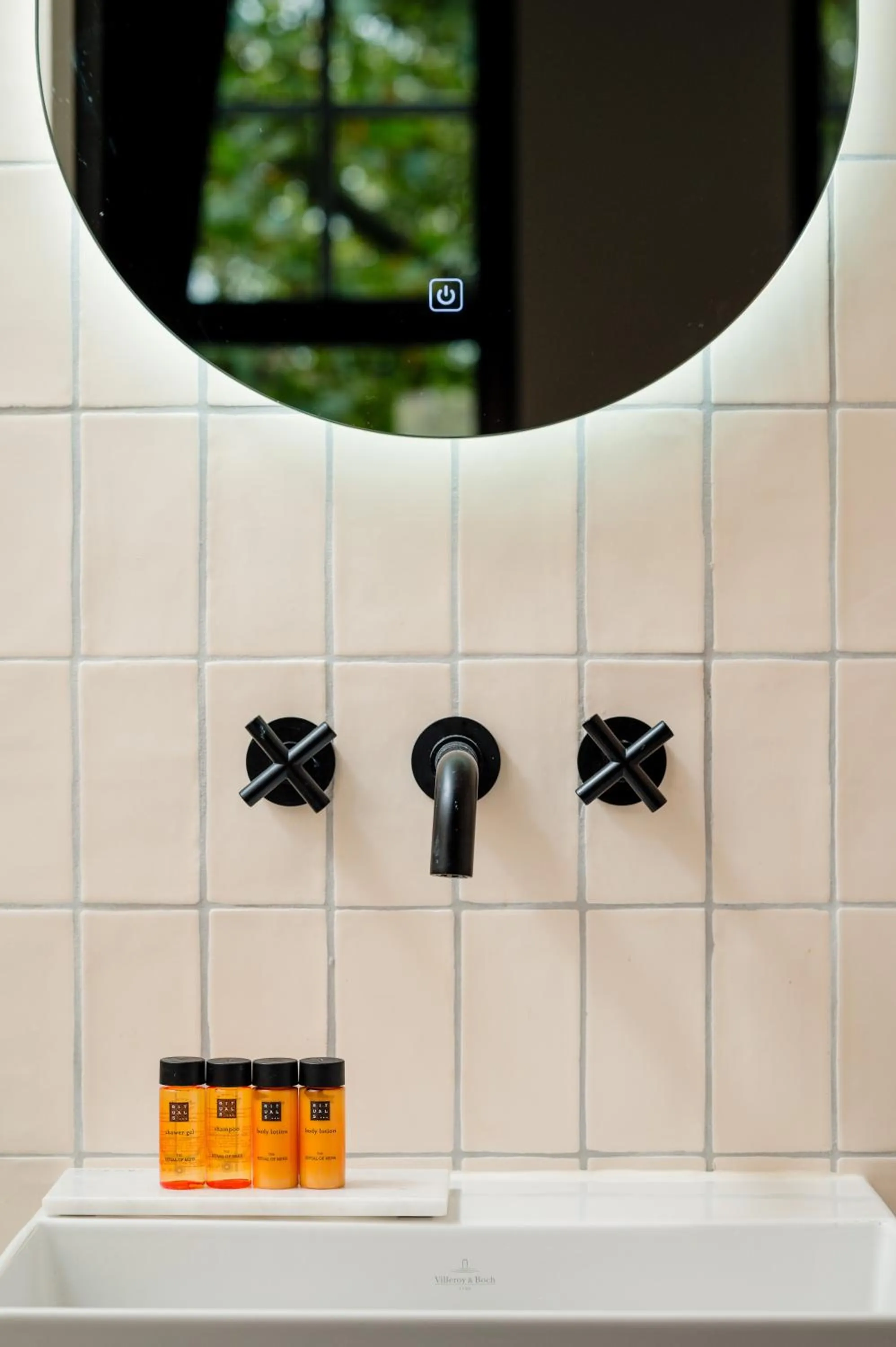 Bathroom in Mr.Lewis Rotterdam