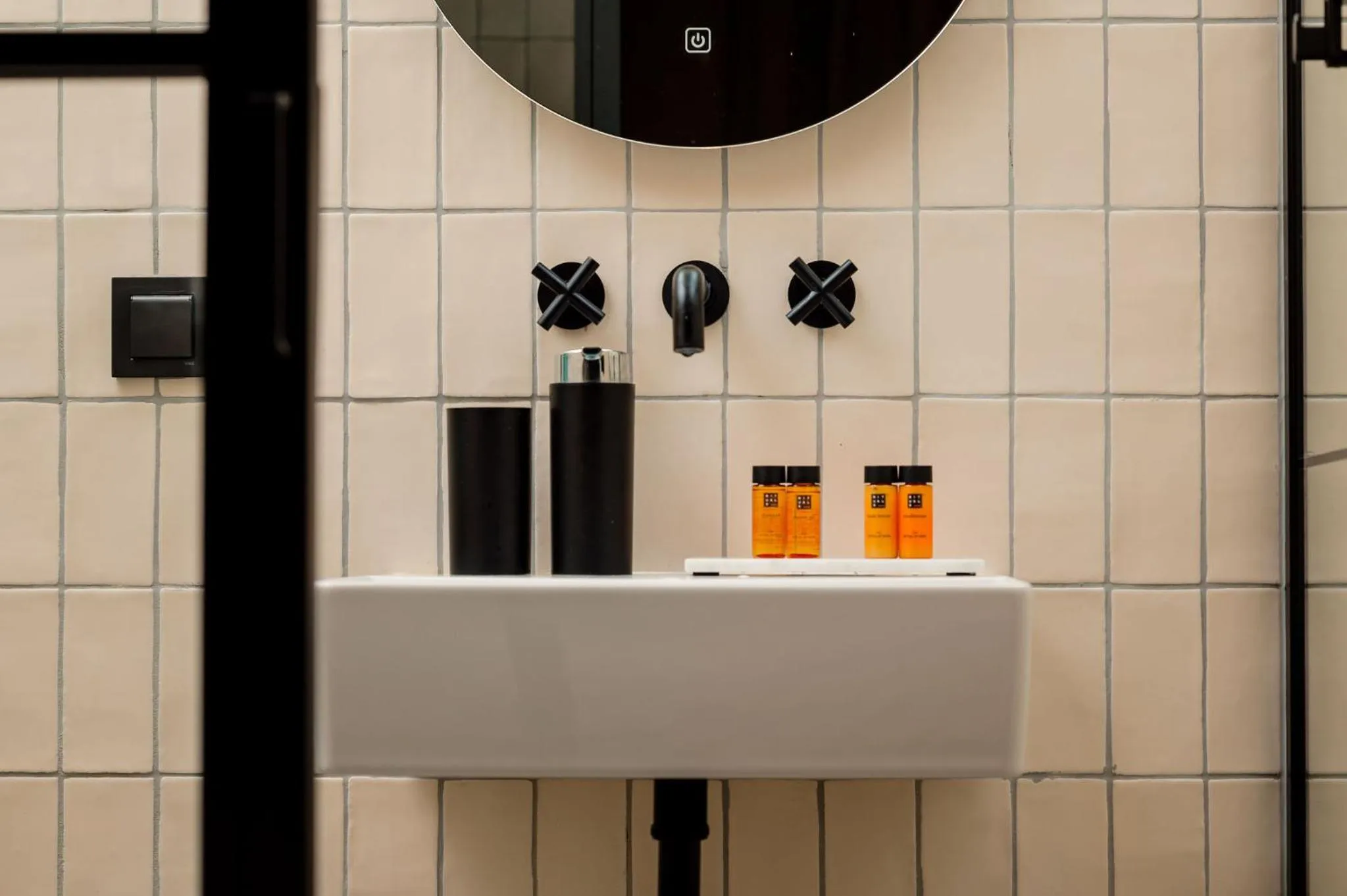 Bathroom in Mr.Lewis Rotterdam