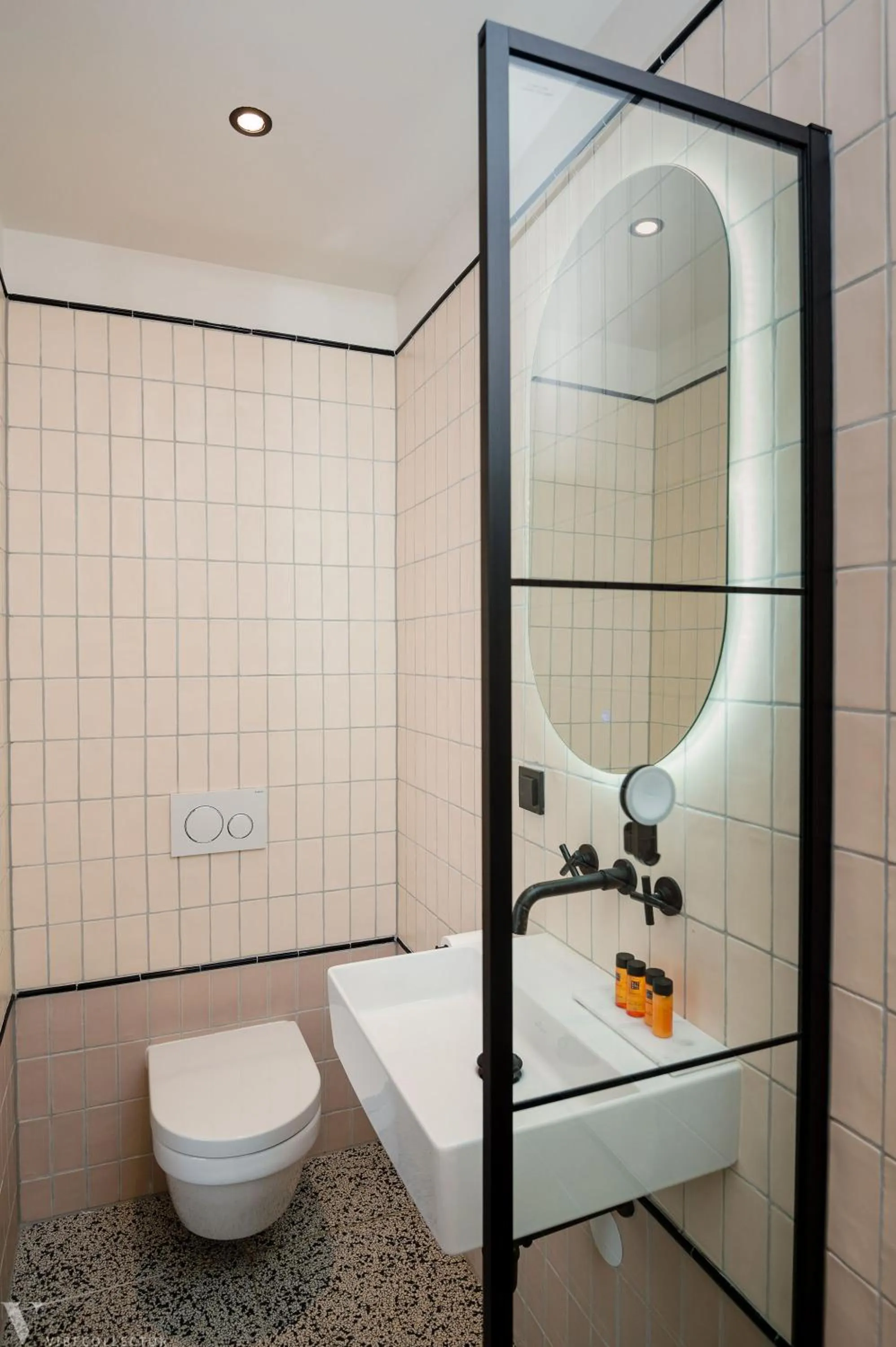 Bathroom in Mr.Lewis Rotterdam