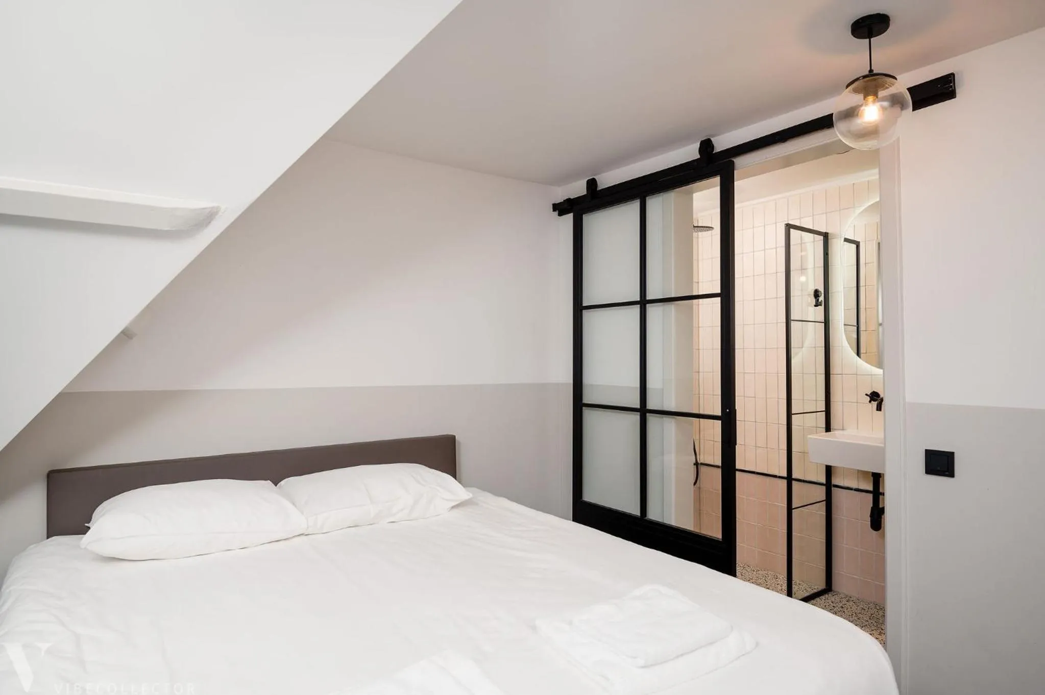 Bedroom, Bed in Mr.Lewis Rotterdam