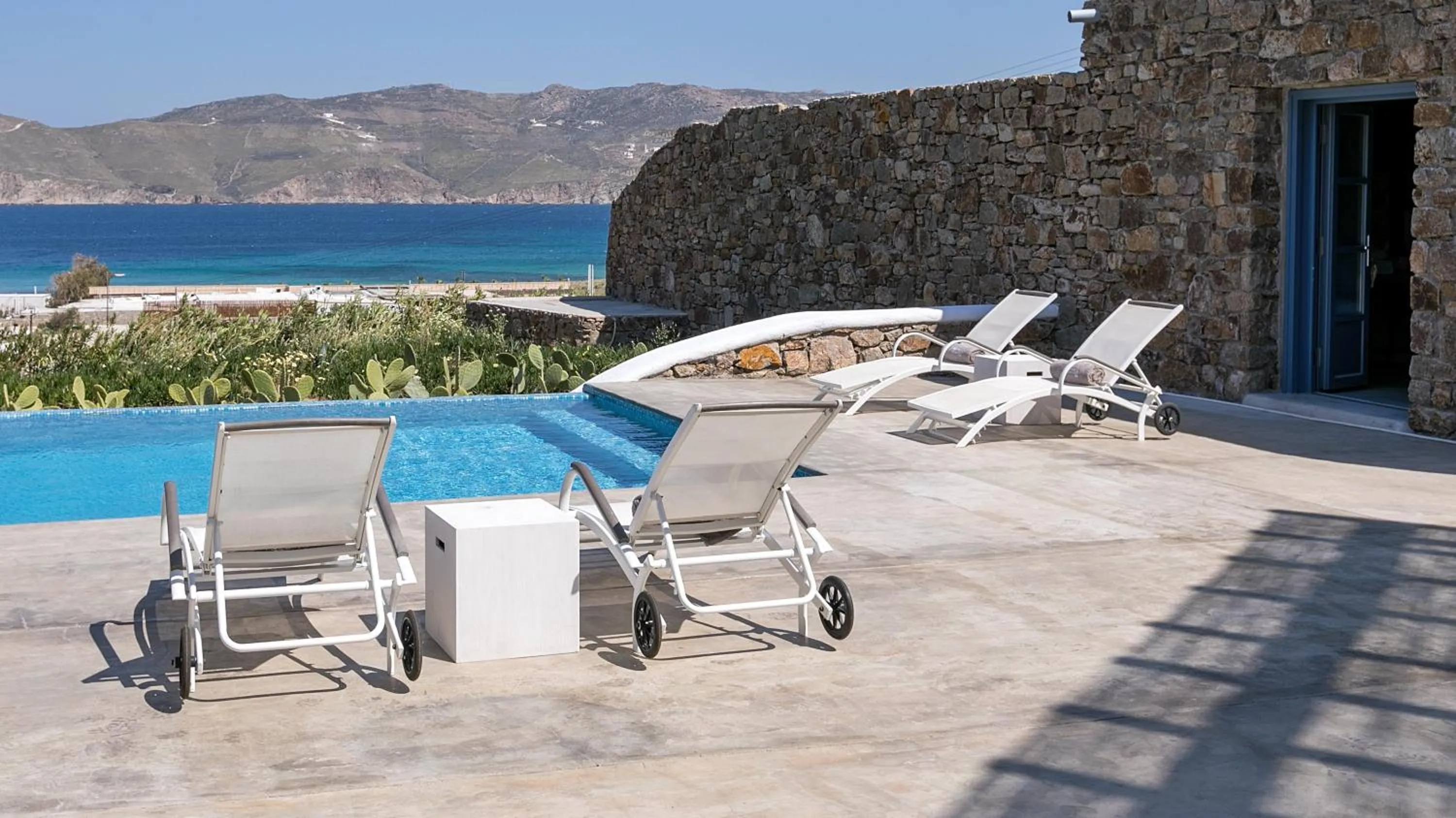 Property building in Mykonos Panormos Villas