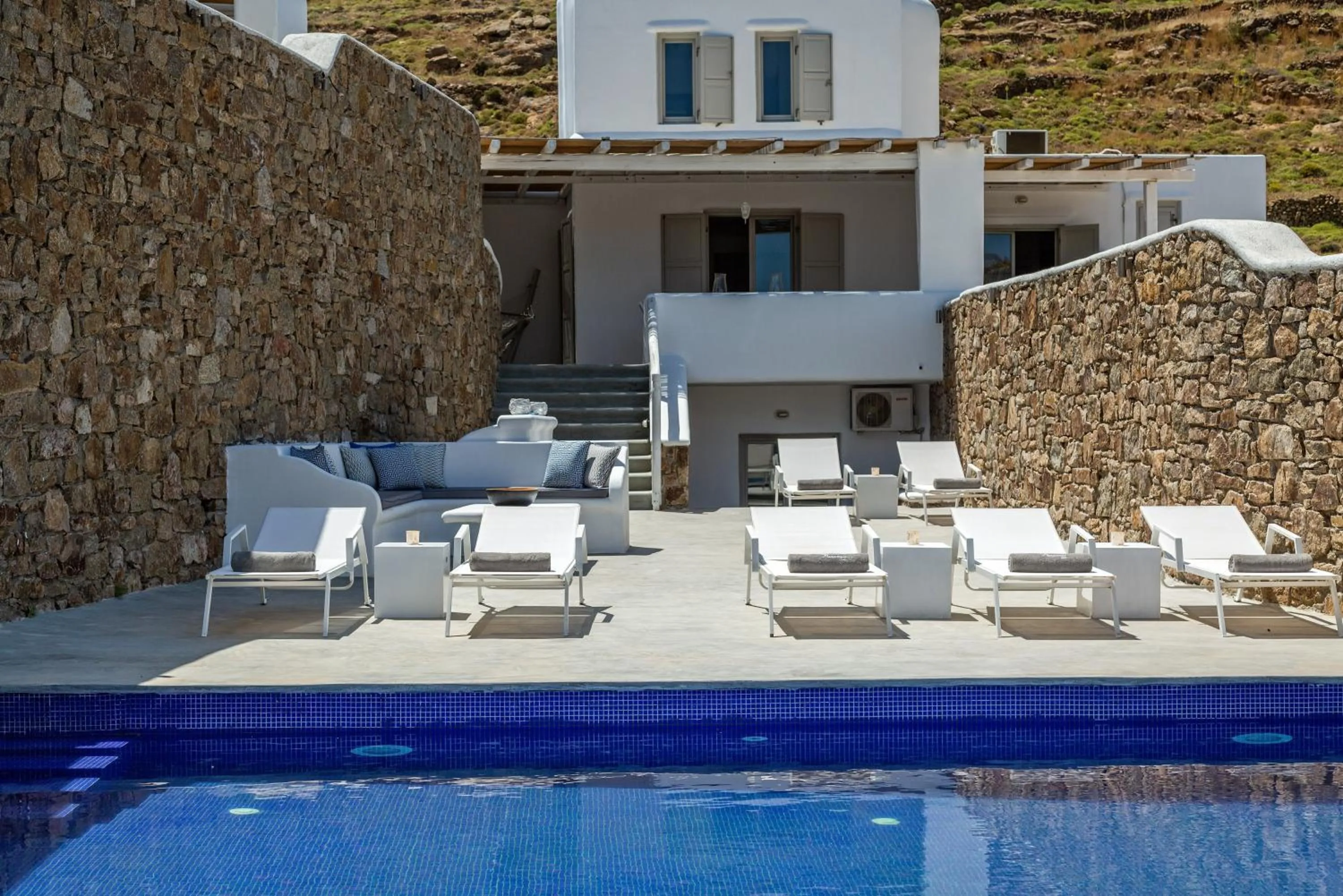 Patio in Mykonos Panormos Villas