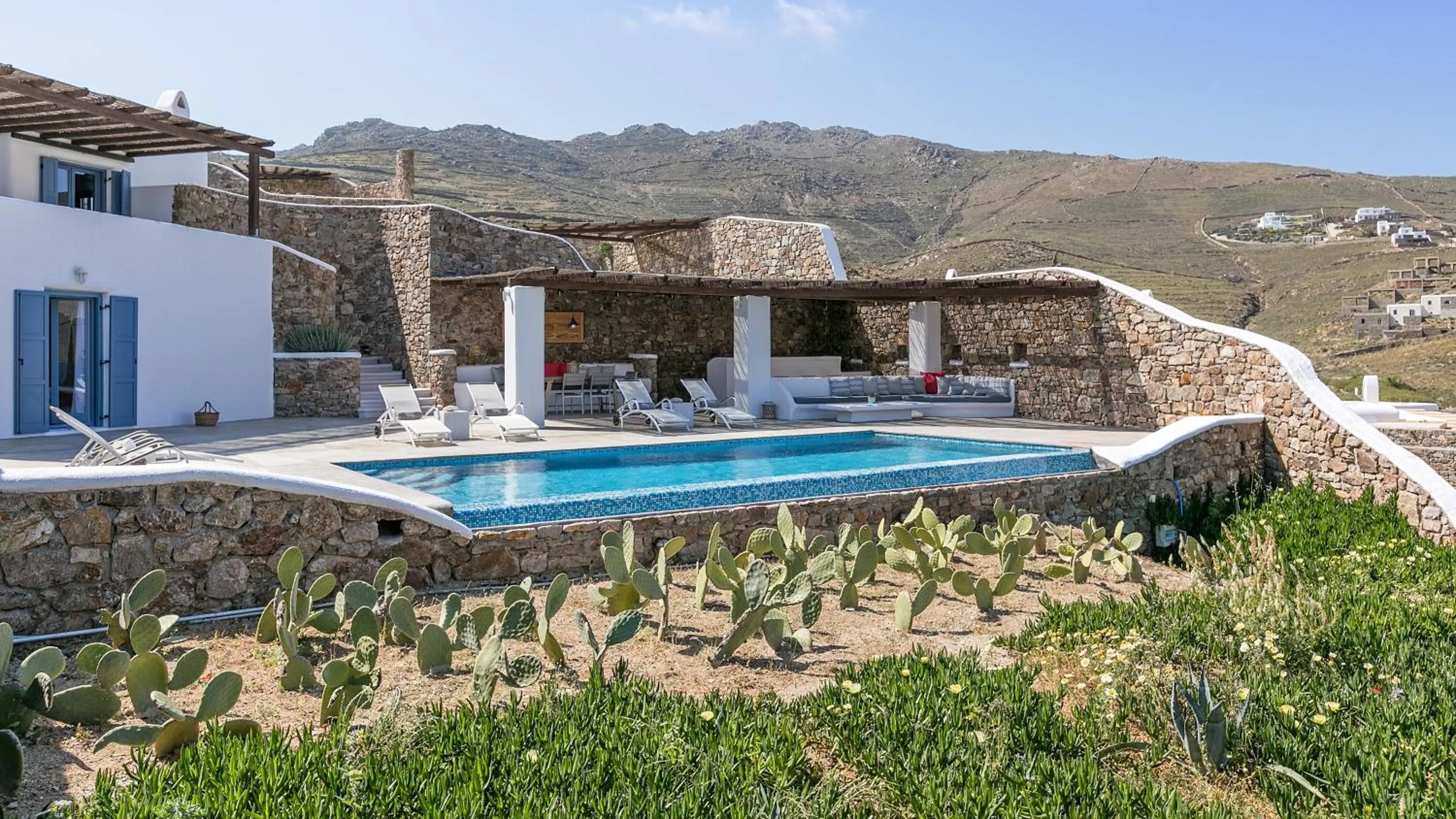 Property building in Mykonos Panormos Villas