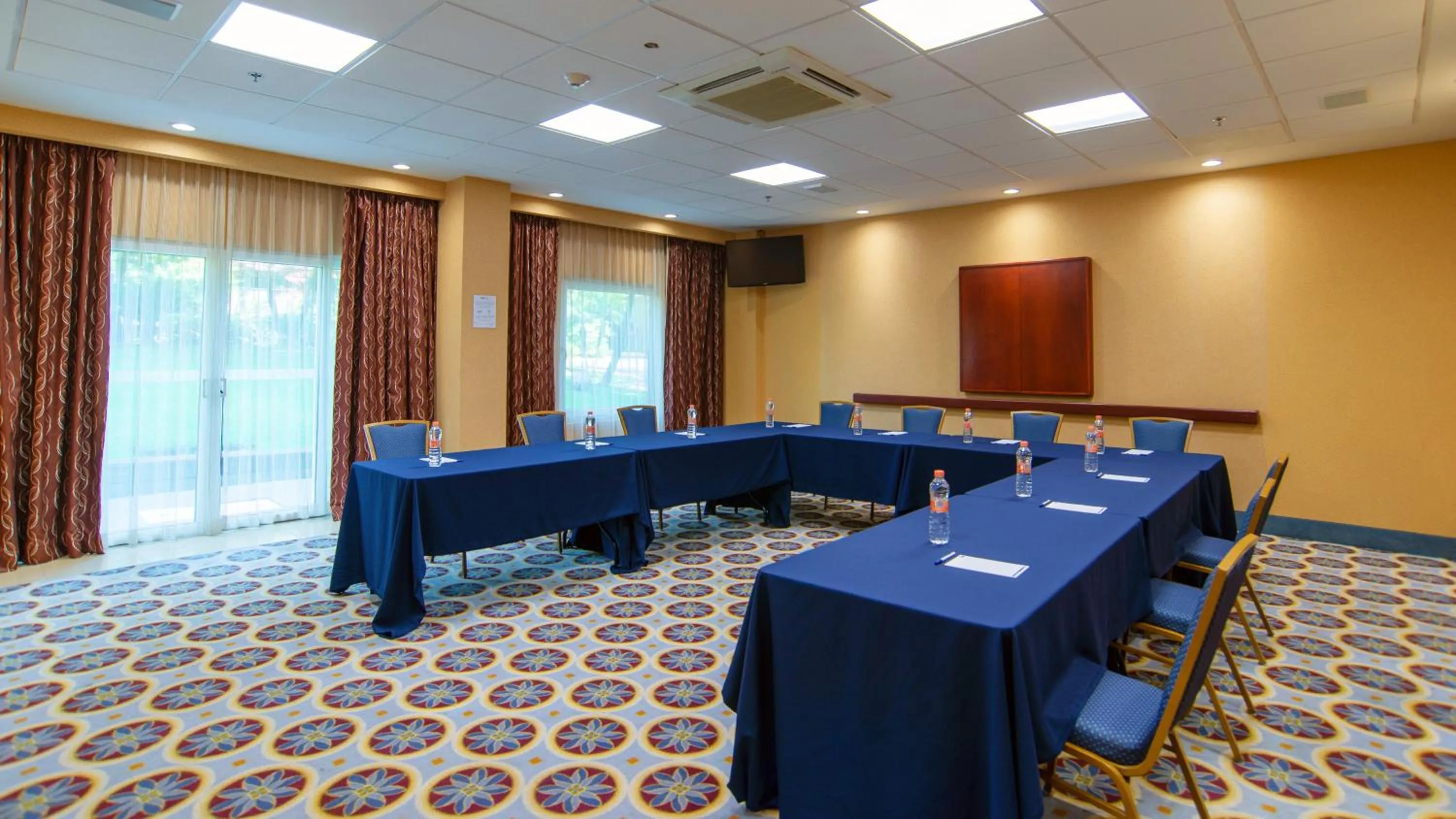 Meeting/conference room in Holiday Inn Express & Suites Cuernavaca by IHG
