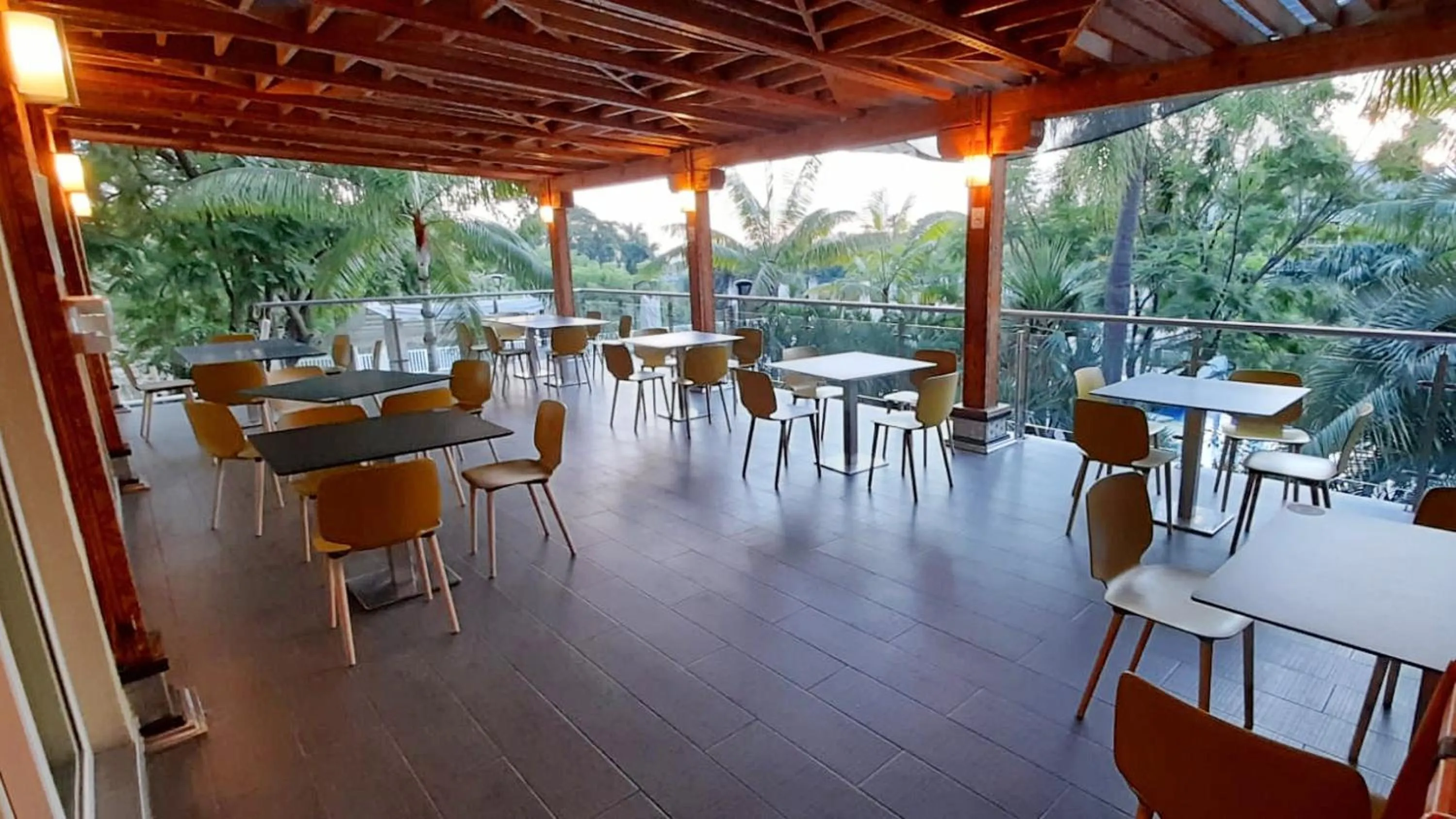 Restaurant/places to eat in Holiday Inn Express & Suites Cuernavaca by IHG