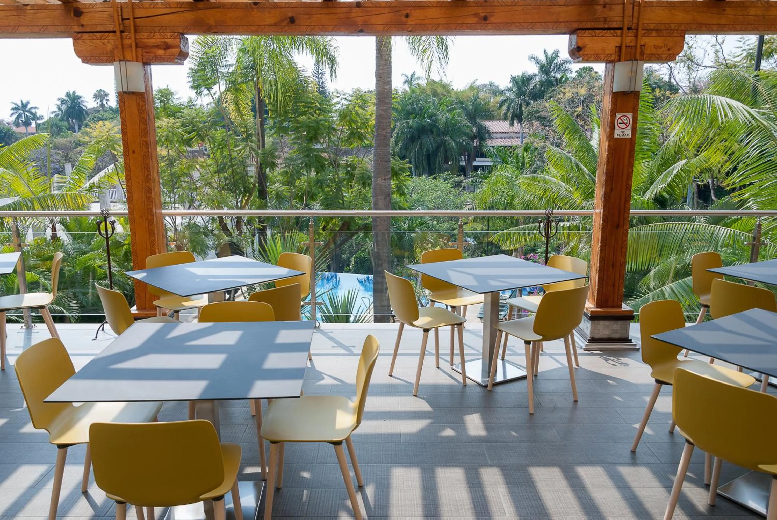 Restaurant/places to eat in Holiday Inn Express & Suites Cuernavaca by IHG