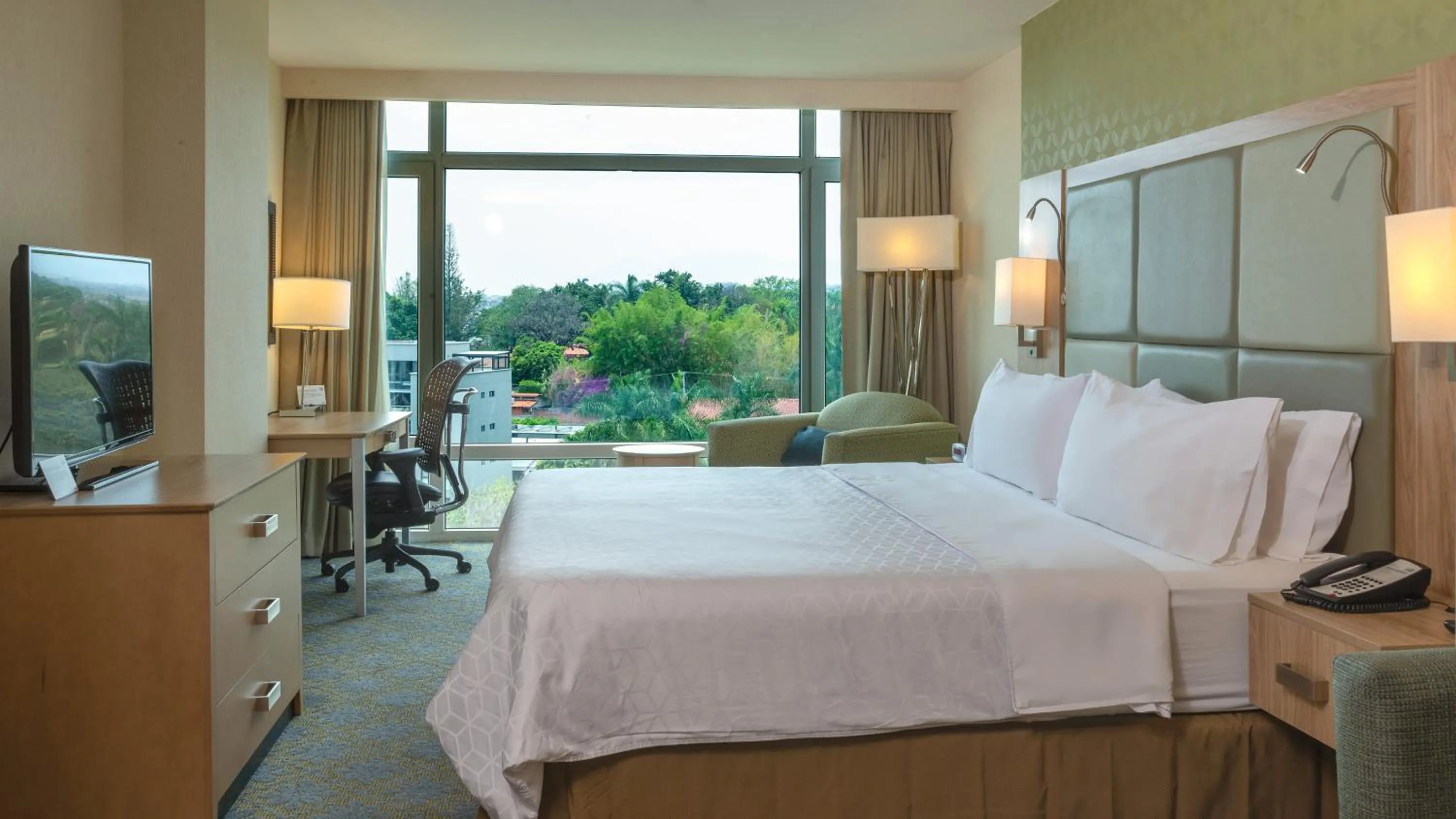 Bedroom, Bed in Holiday Inn Express & Suites Cuernavaca by IHG