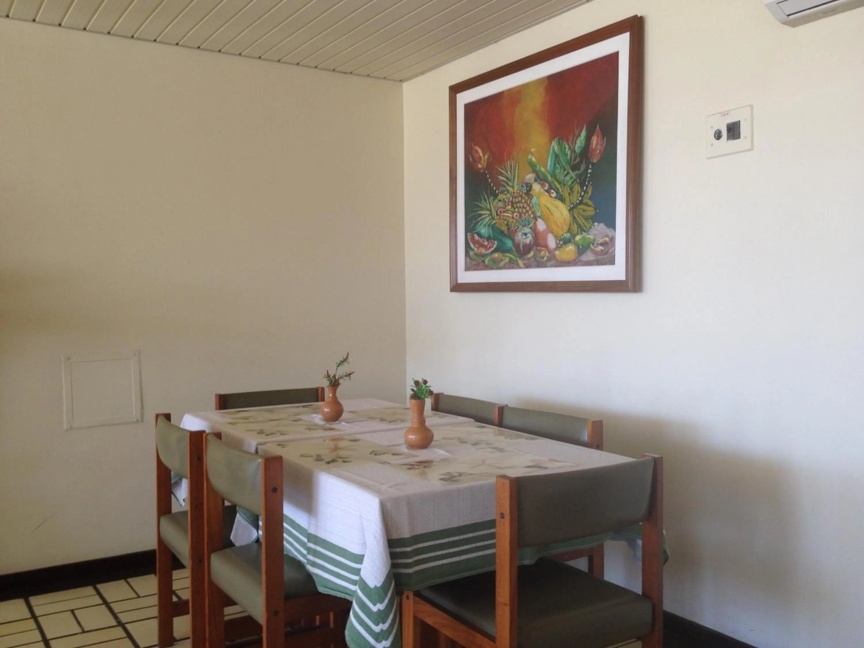 Dining area in Nascimento Praia Hotel