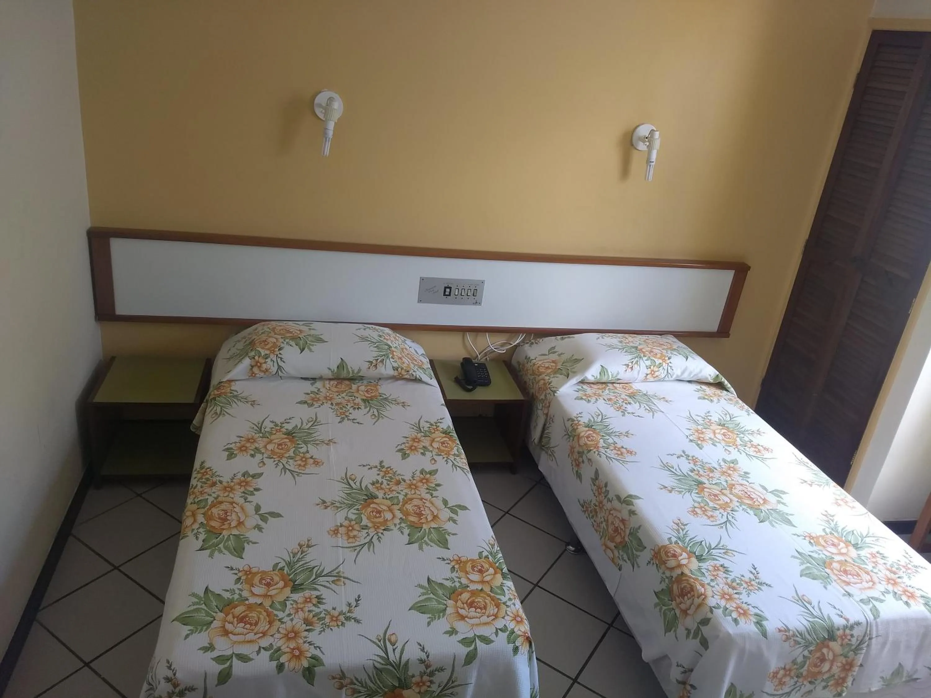 Bed in Nascimento Praia Hotel