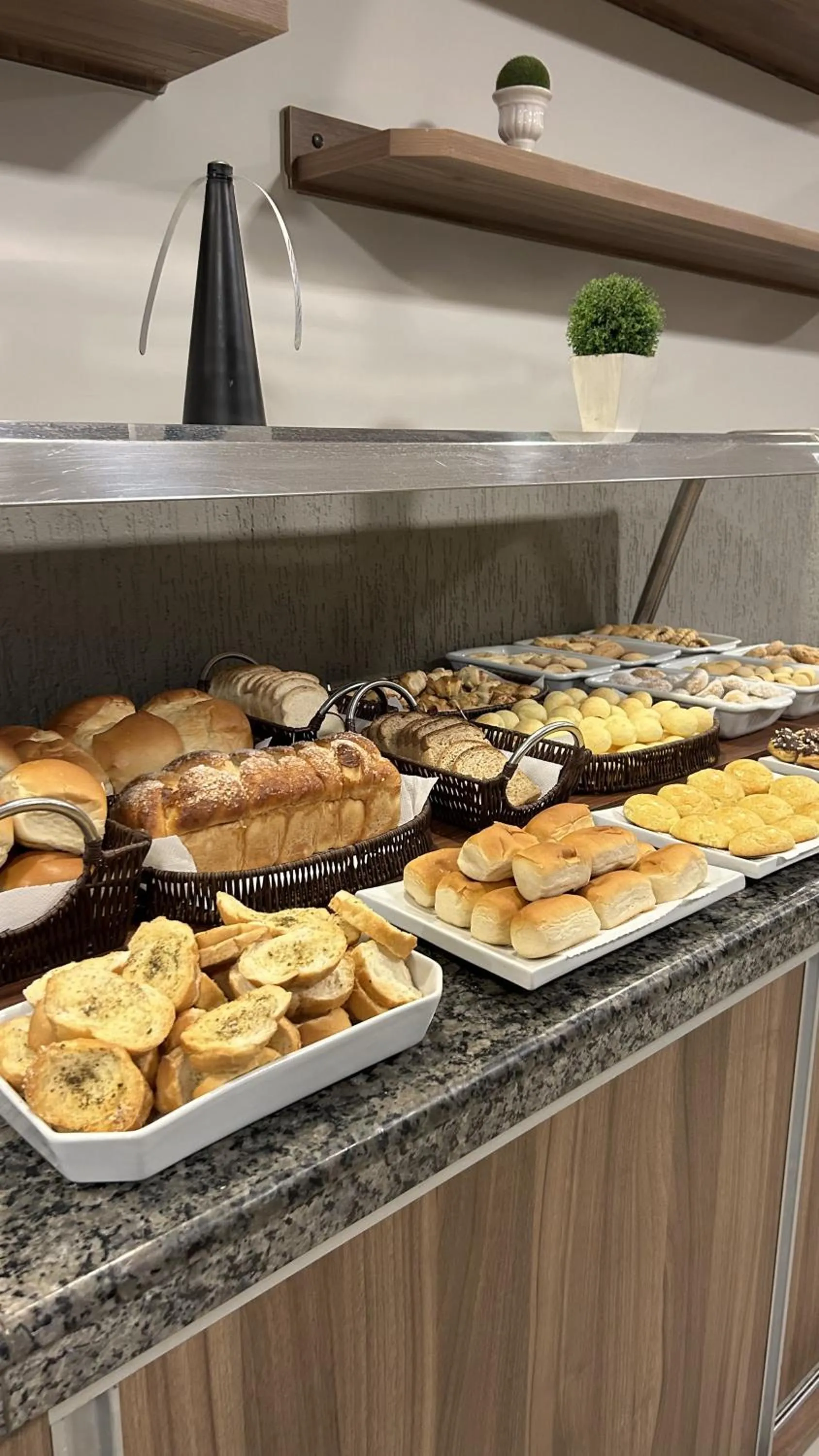 Buffet breakfast in Hotel Capital da Fe