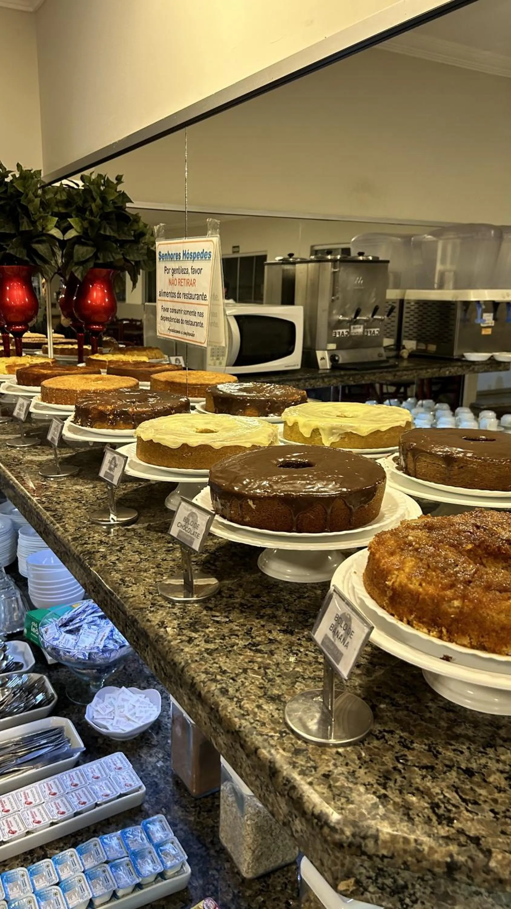 Buffet breakfast in Hotel Capital da Fe