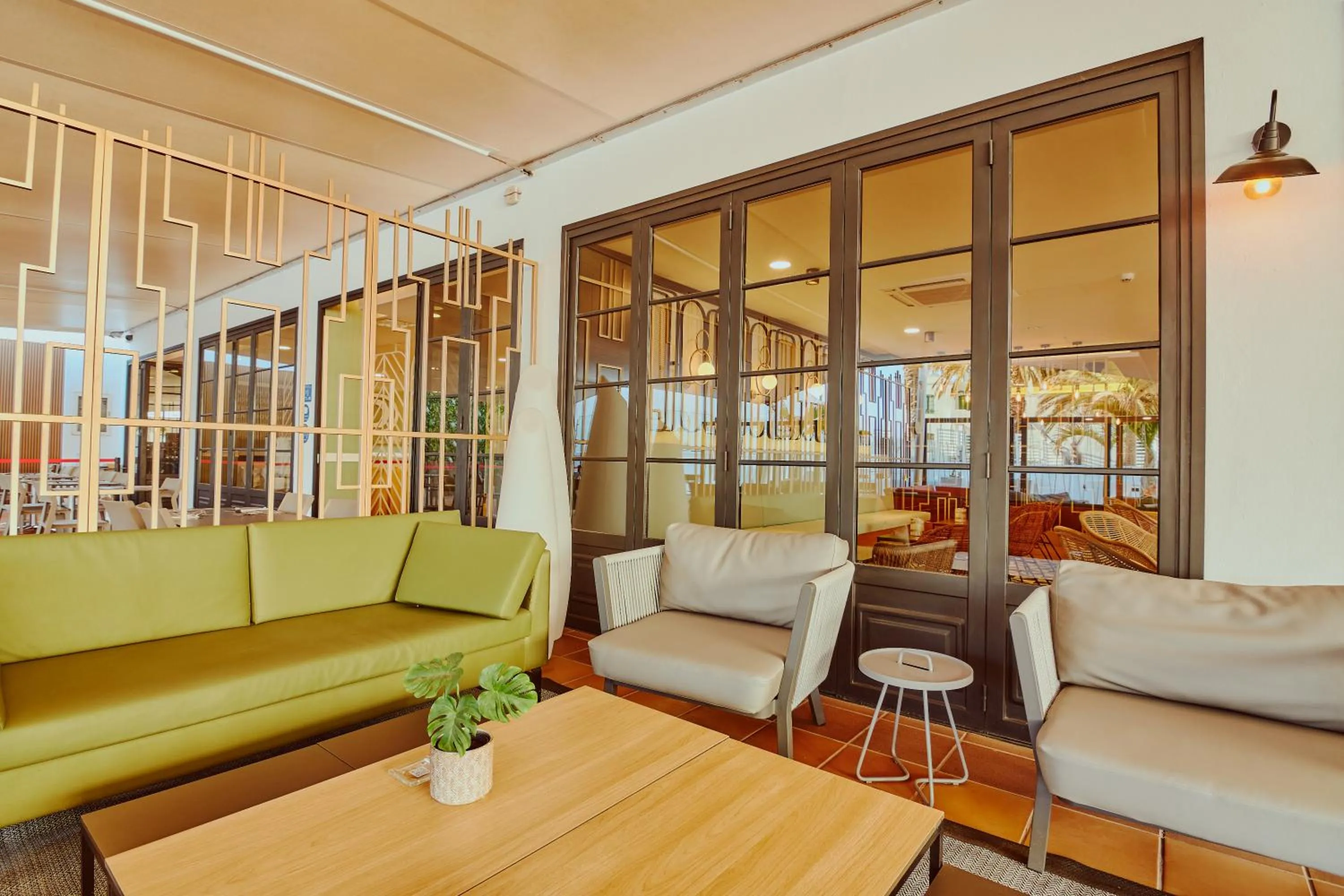 Lounge or bar in Gloria Izaro Club Hotel