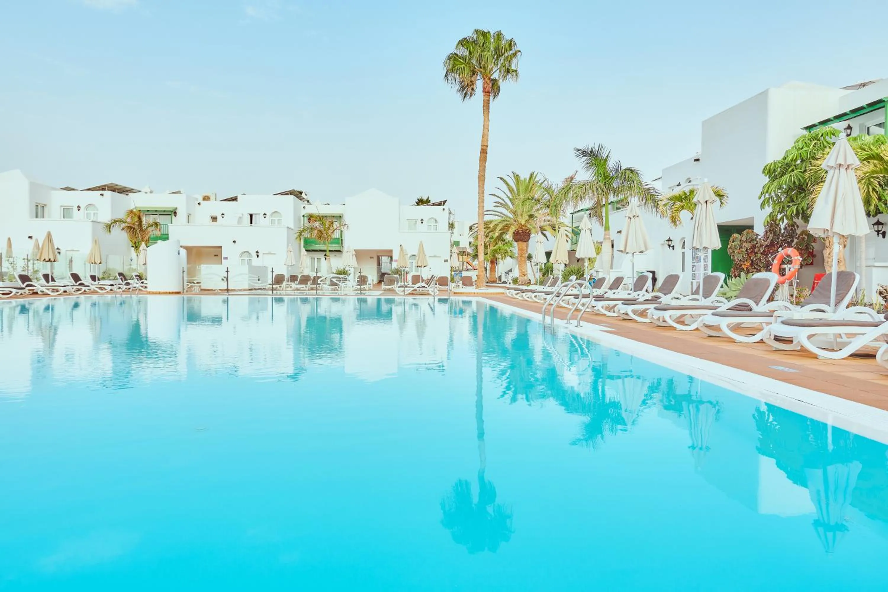 Swimming pool in Gloria Izaro Club Hotel