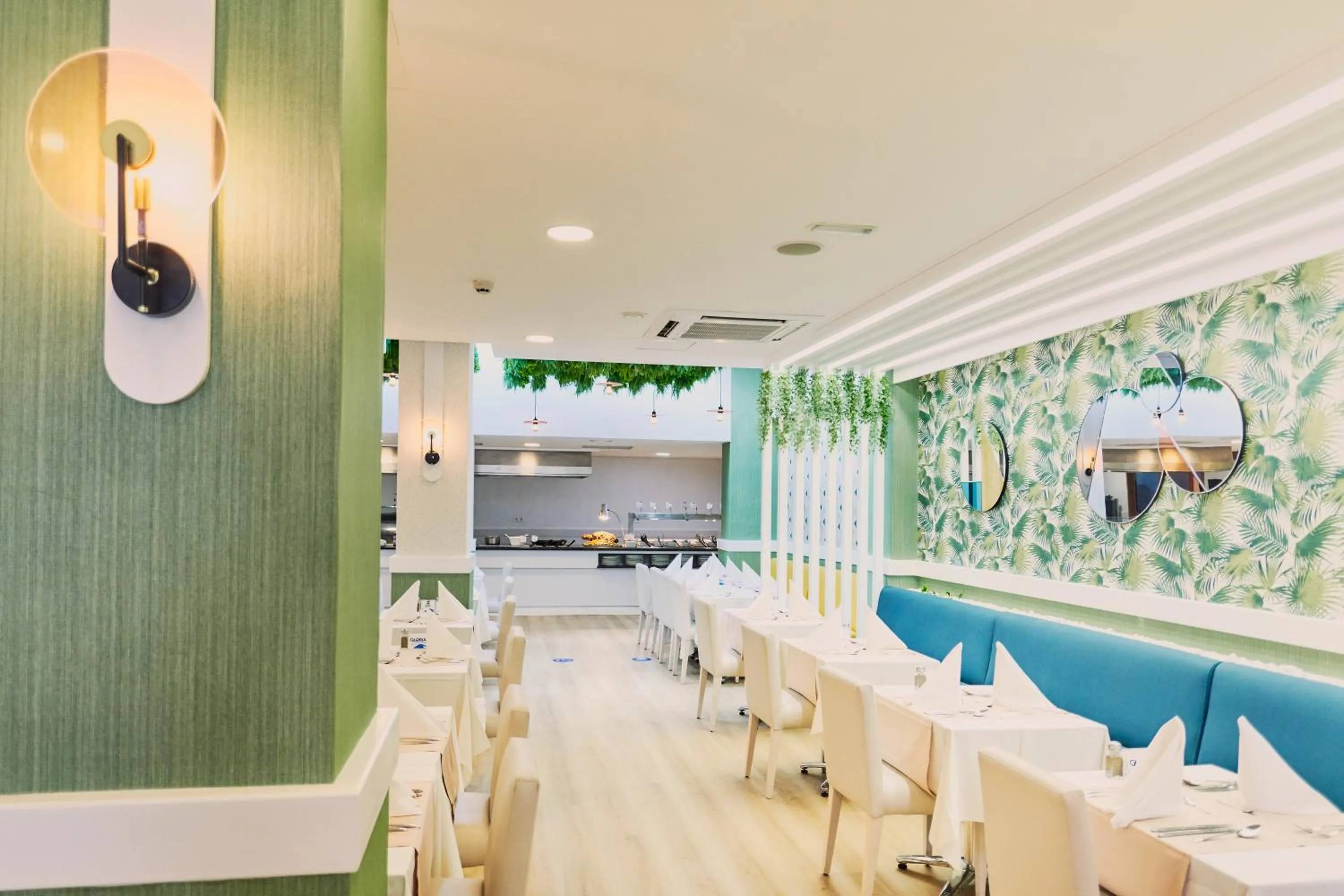 Restaurant/places to eat in Gloria Izaro Club Hotel