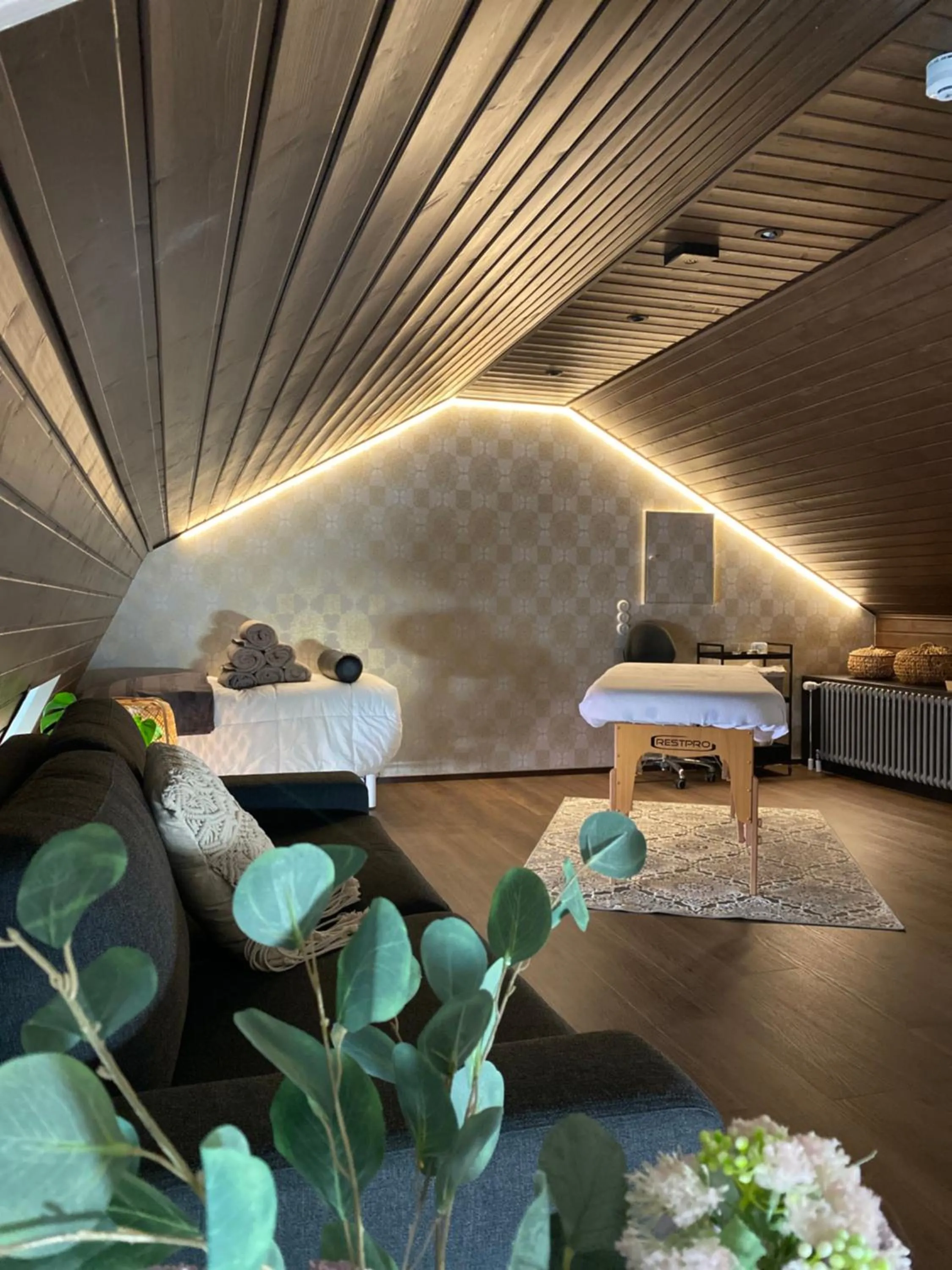 Massage, Bed in Eleonora Bed & Breakfast