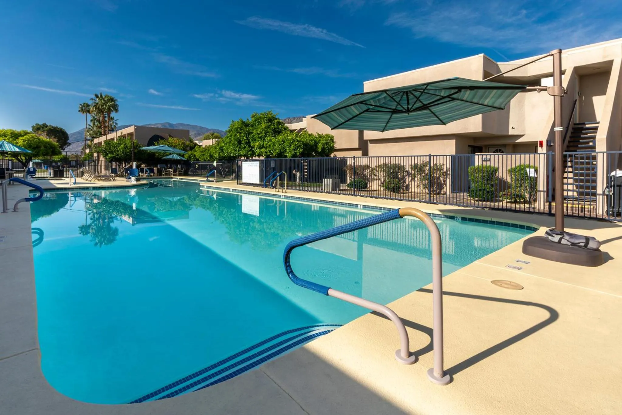Swimming pool in Vista Mirage Resort