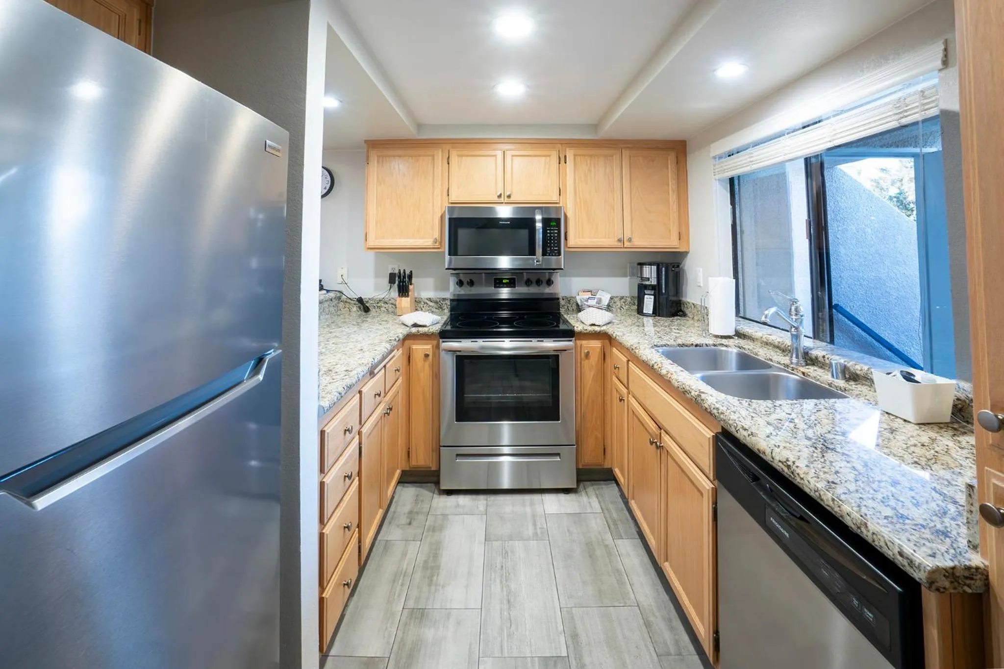 kitchen in Vista Mirage Resort