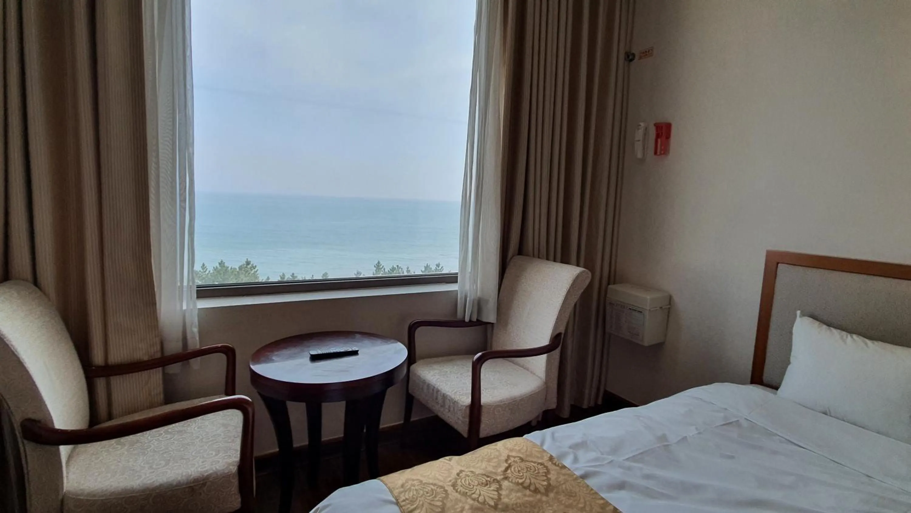 Bed in Gyungpo Beach Hotel