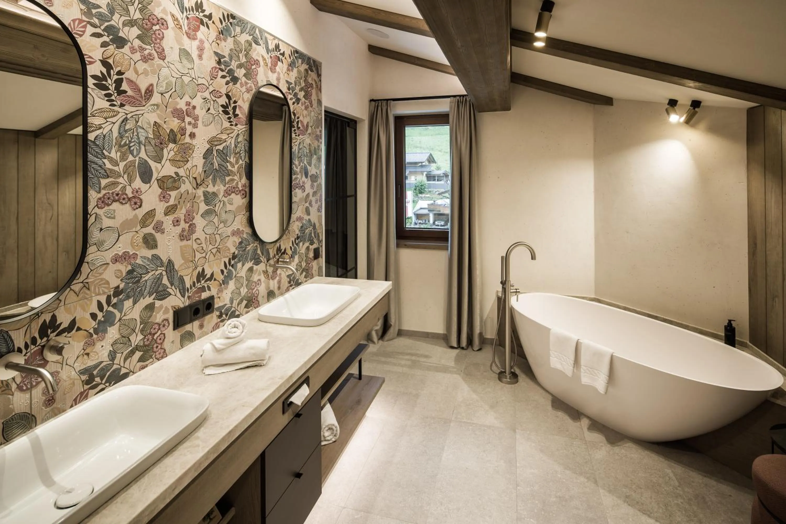 Photo of the whole room in Brugger's Genießerhotel Lanersbacherhof