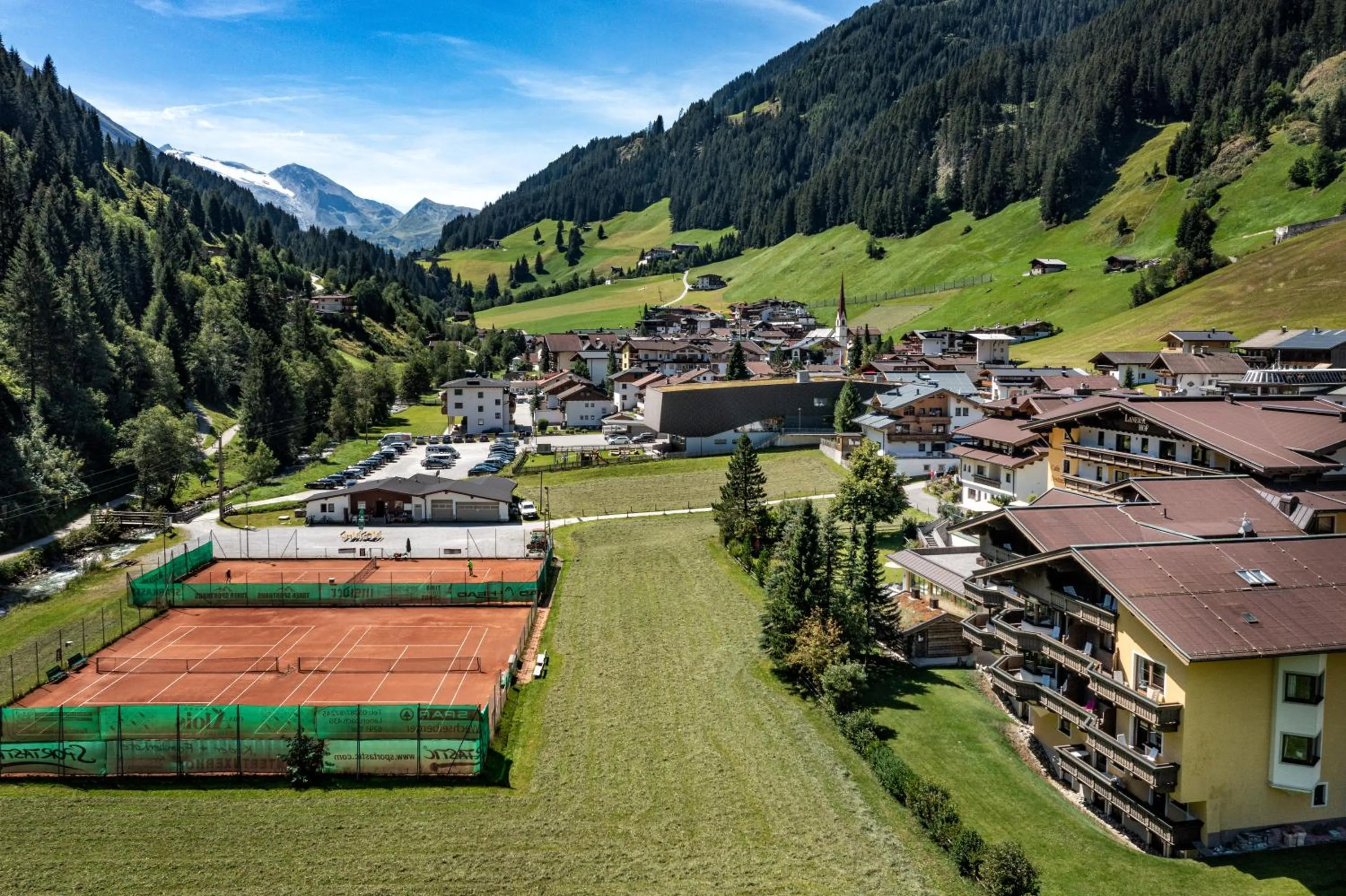 Property building in Brugger's Genießerhotel Lanersbacherhof