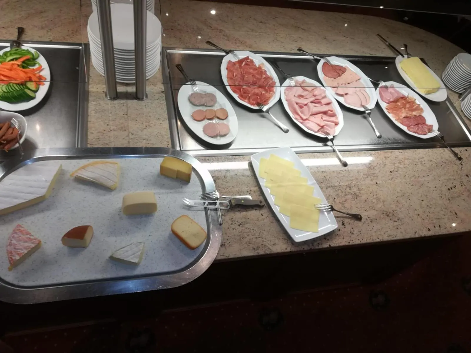 Buffet breakfast in Brugger's Genießerhotel Lanersbacherhof