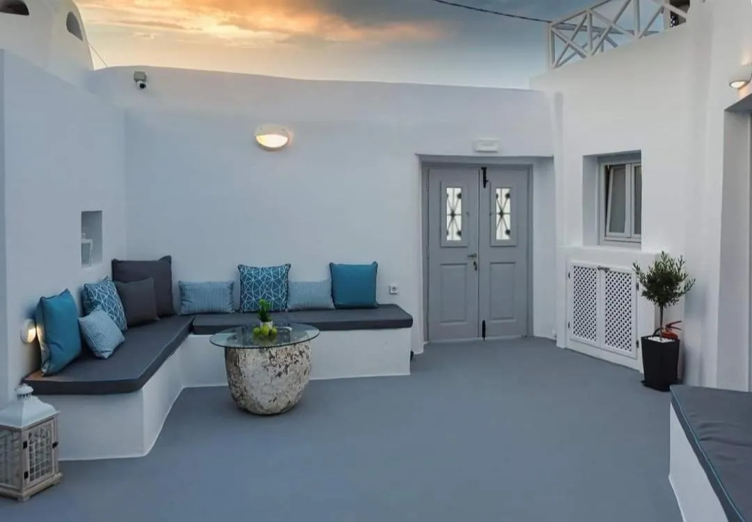 Golden Stone Santorini Suites