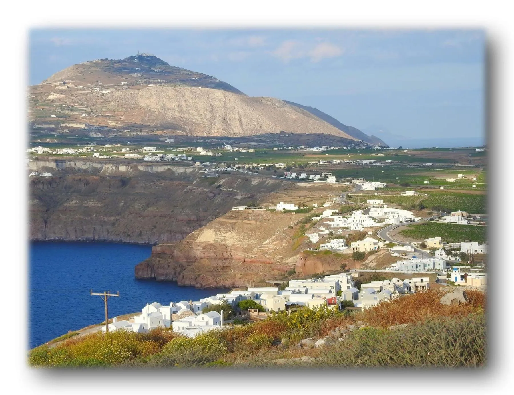 Neighbourhood in Golden Stone Santorini Suites