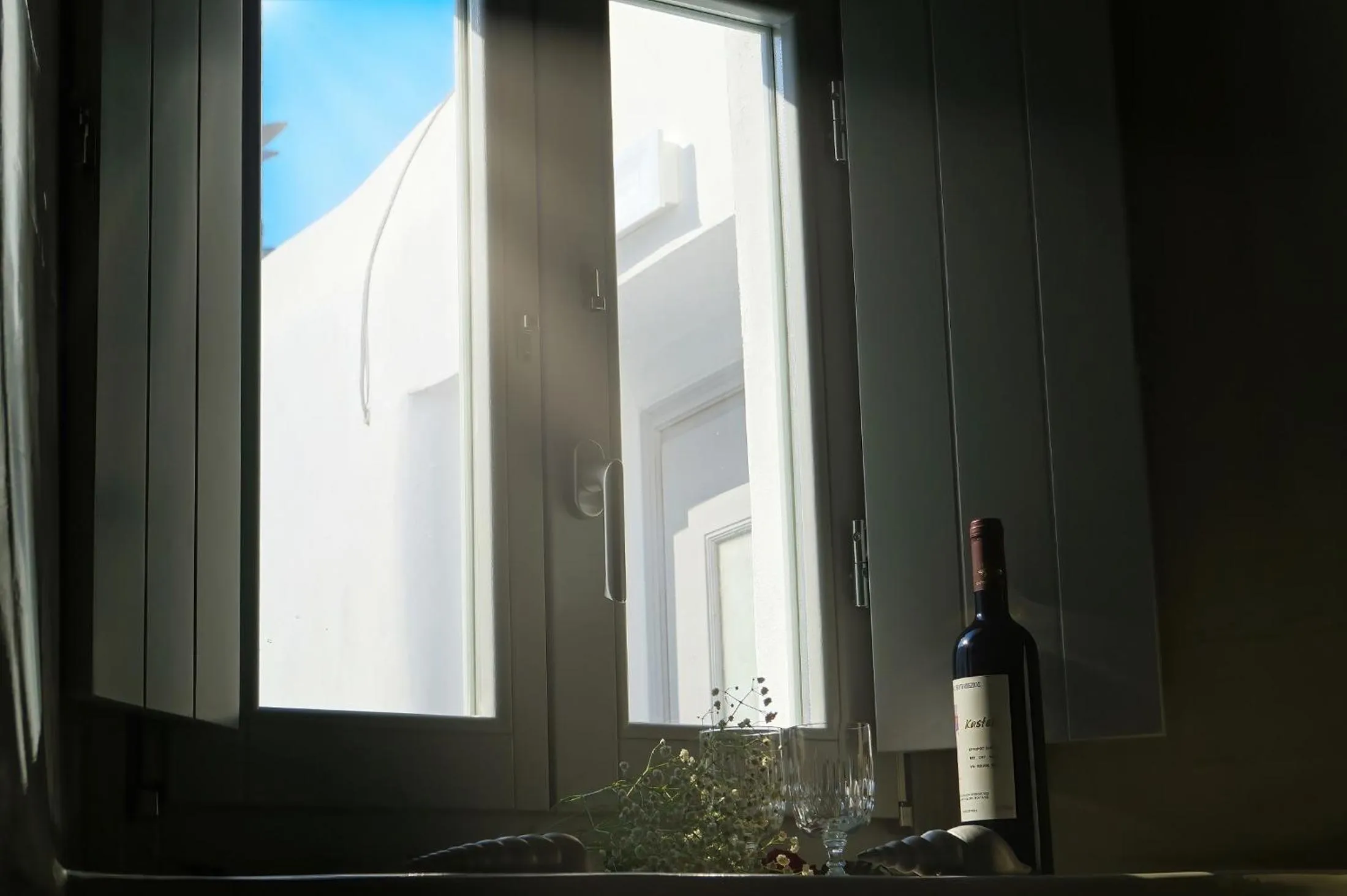 Hot Tub in Golden Stone Santorini Suites