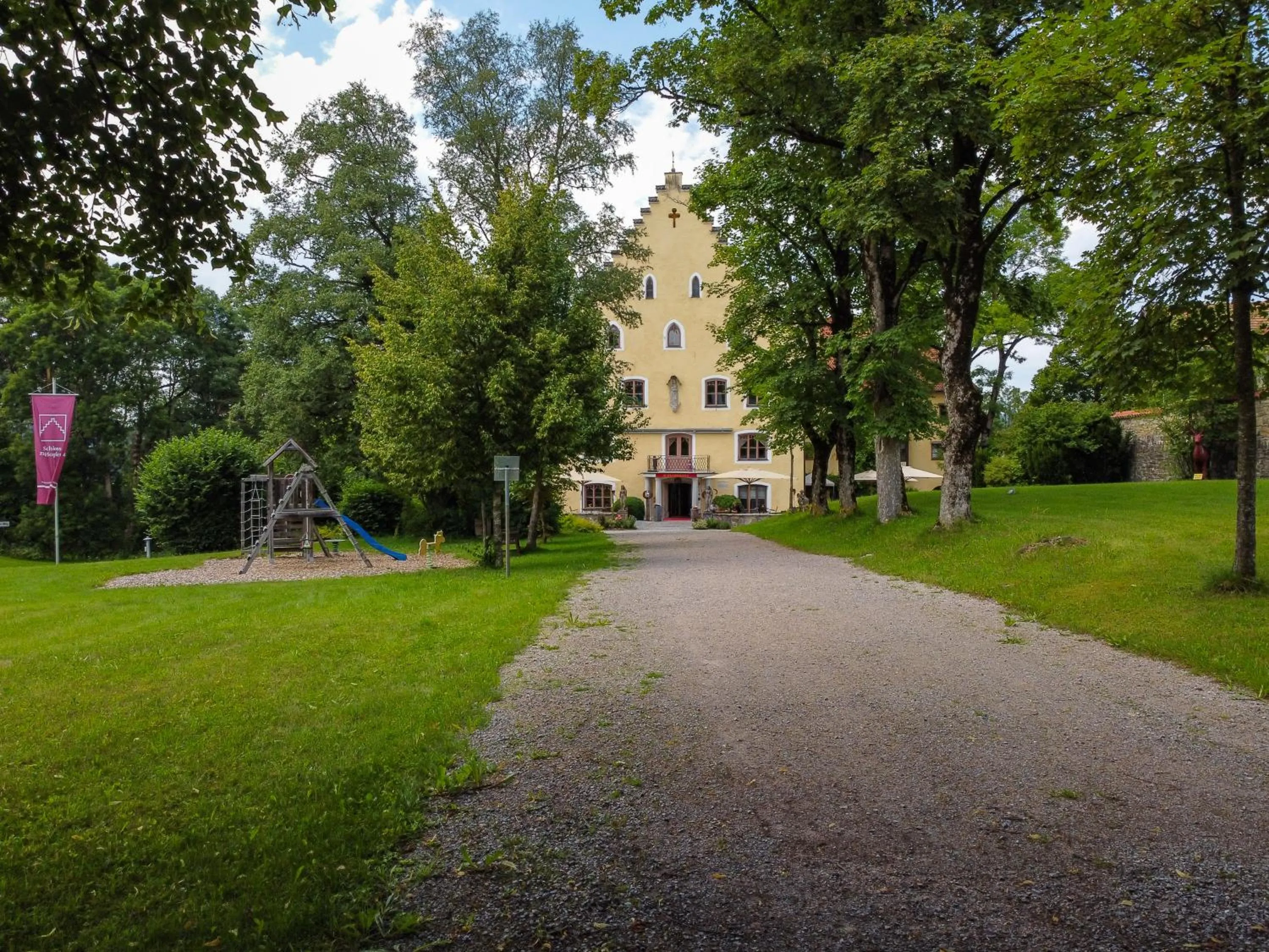 Activities in Schloss zu Hopferau