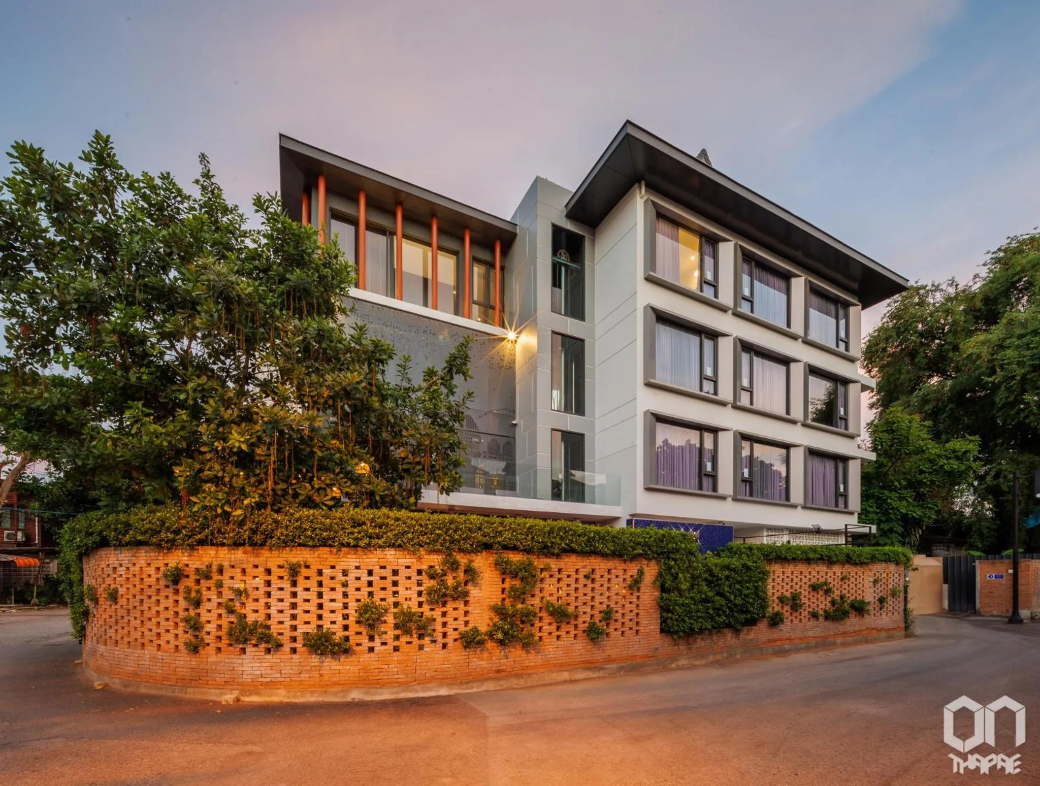 Property building in ON Thapae Gate Chiangmai