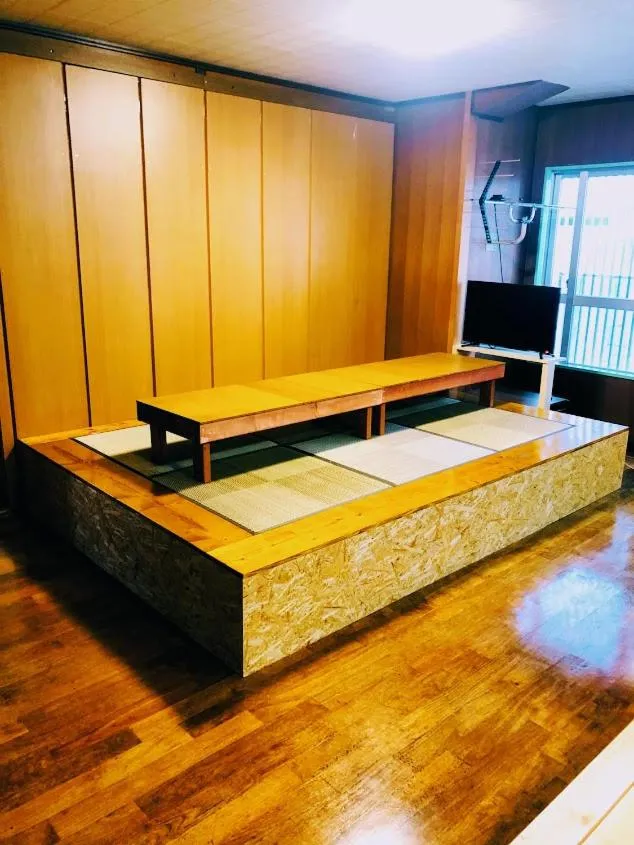 Communal lounge/ TV room in Guest House Yun Terrace