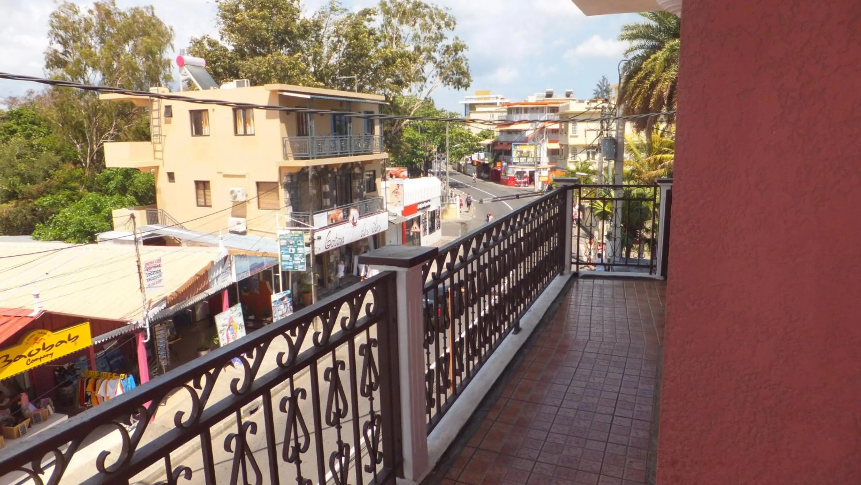 Facade/entrance in Dookee House