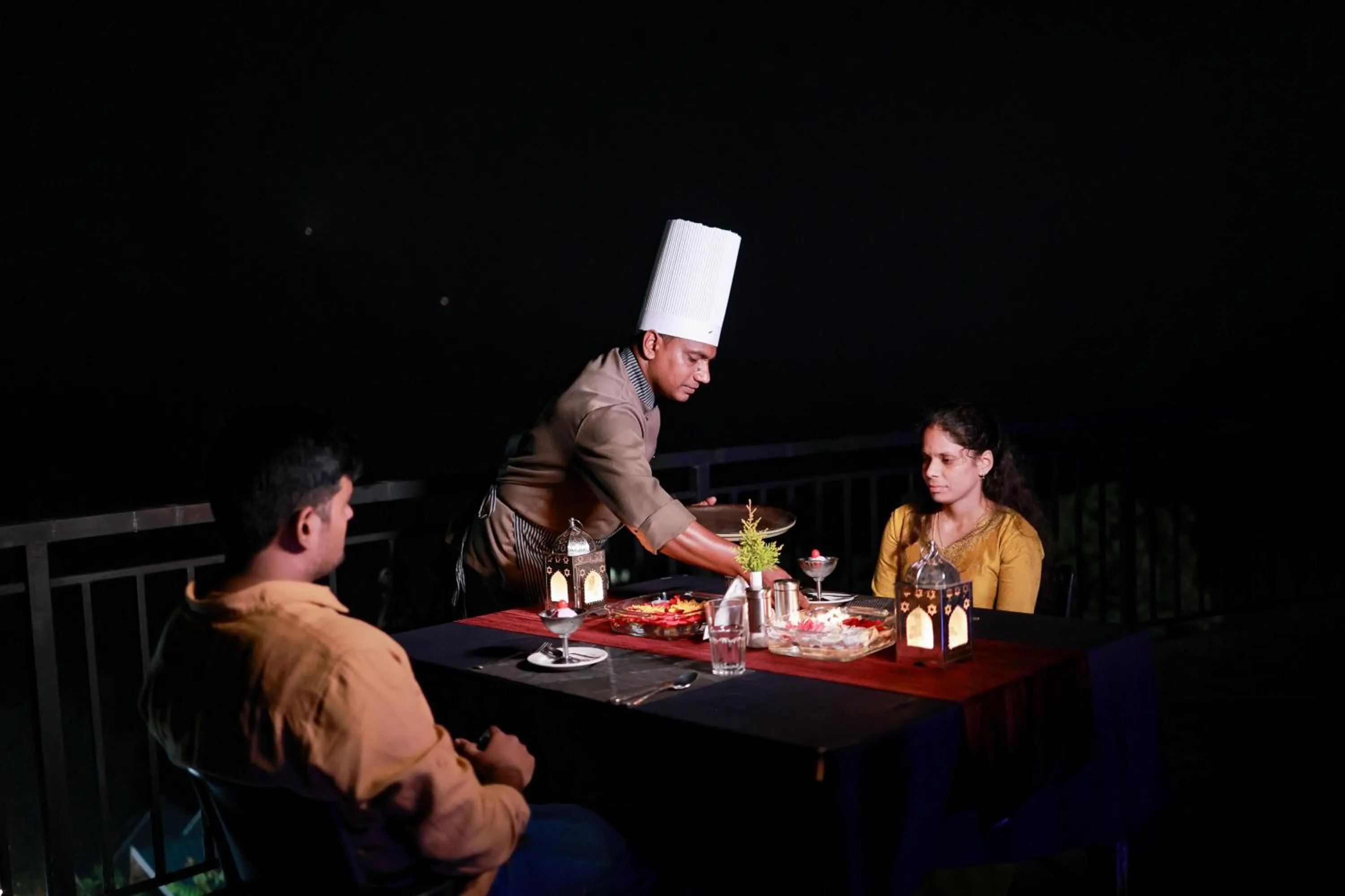 Restaurant/places to eat in Aveda Munnar Mountains and Mist