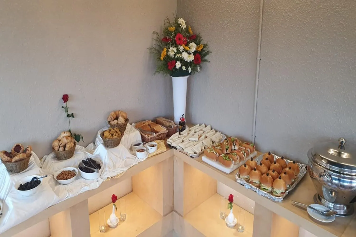 Breakfast in Aveda Munnar Mountains and Mist