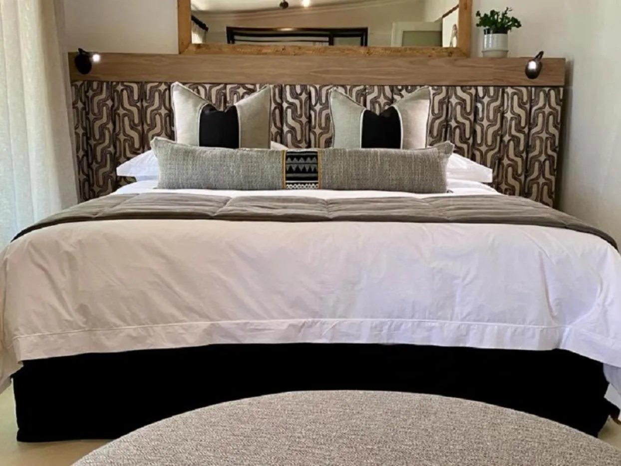Photo of the whole room, Bed in Simbavati Homestead