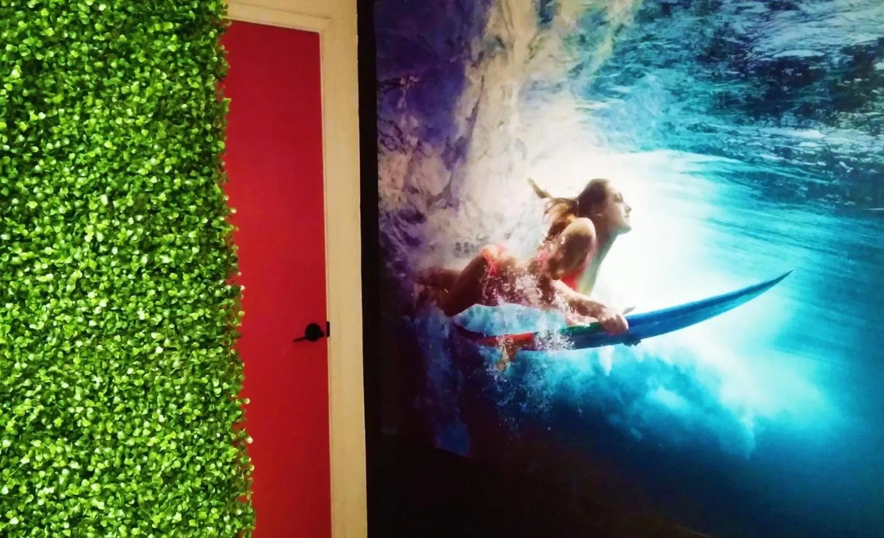 Property building in Tequila Sunrise Hostel Surfers Paradise