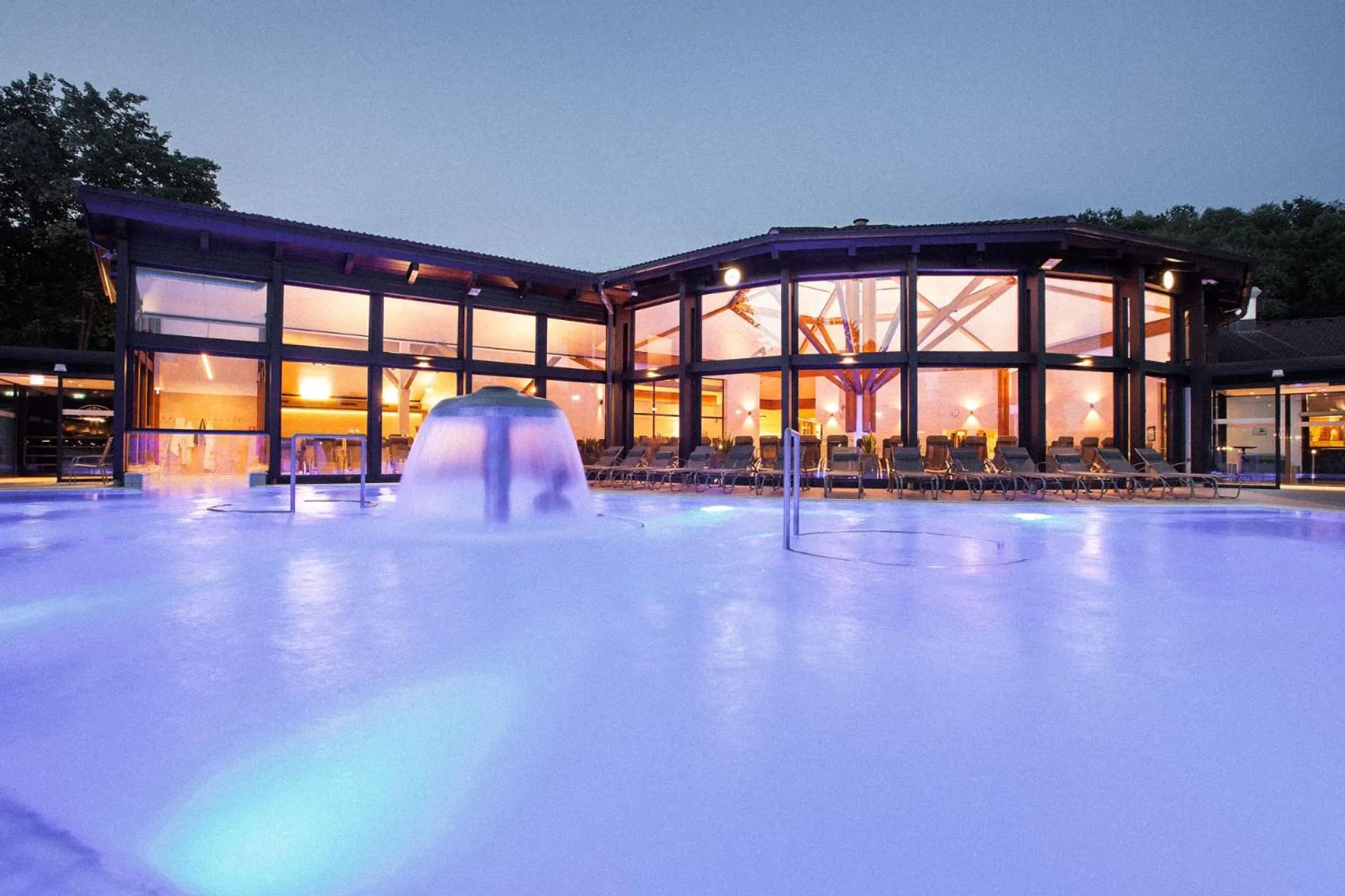 Swimming pool in Heilthermen Resort Bad Waltersdorf