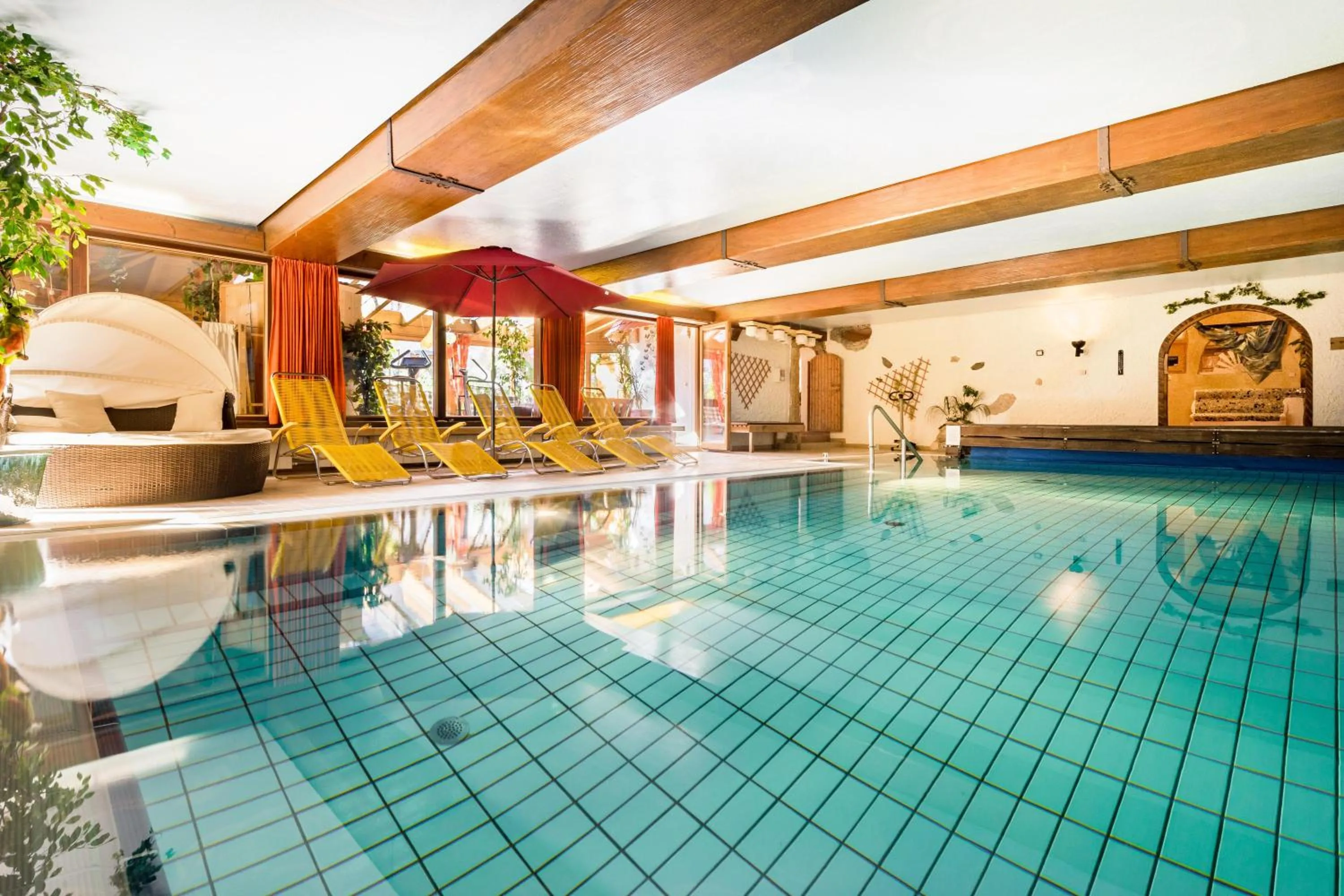 Swimming pool in Hotel Landgasthof Zum Schildhauer