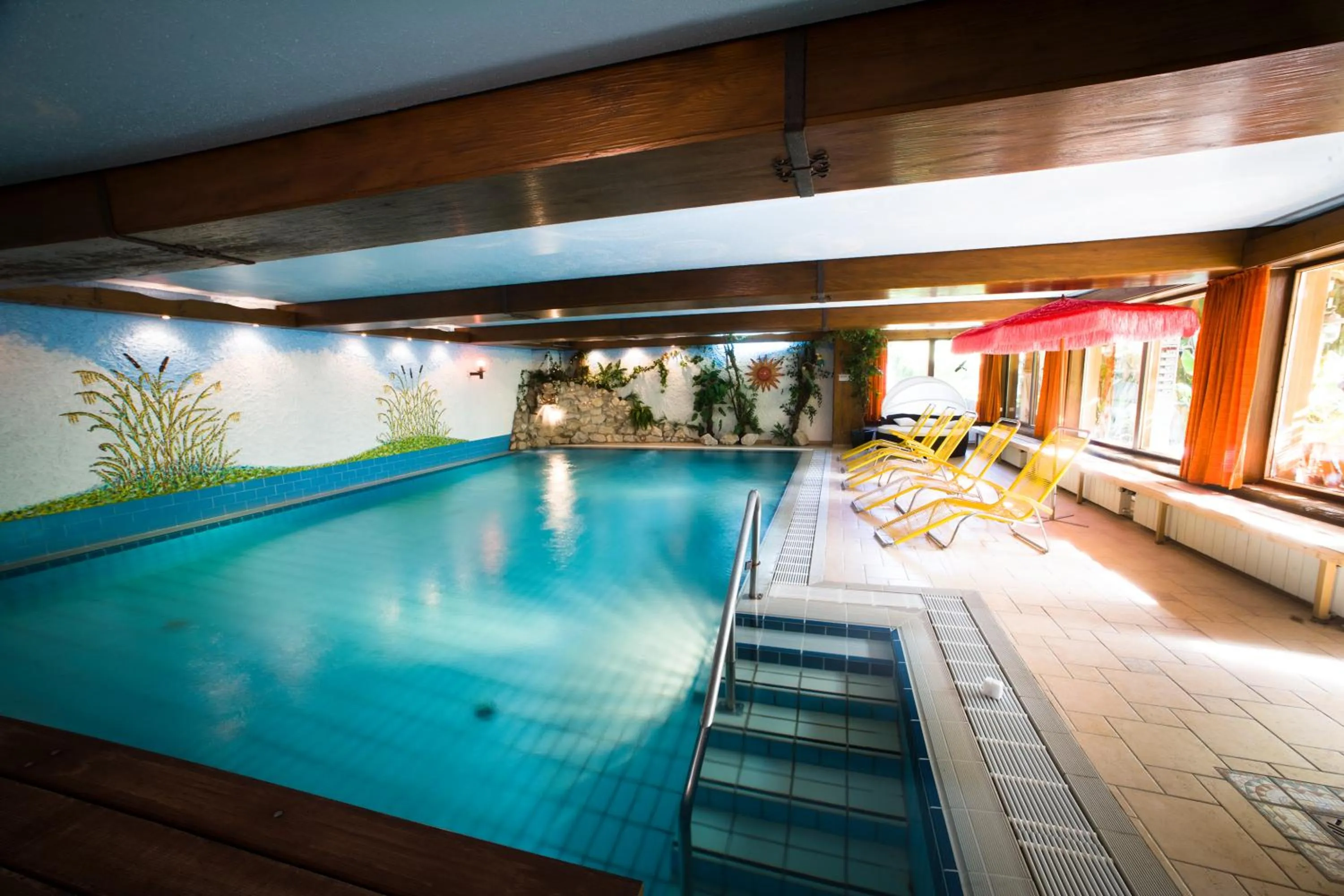 Swimming pool in Hotel Landgasthof Zum Schildhauer