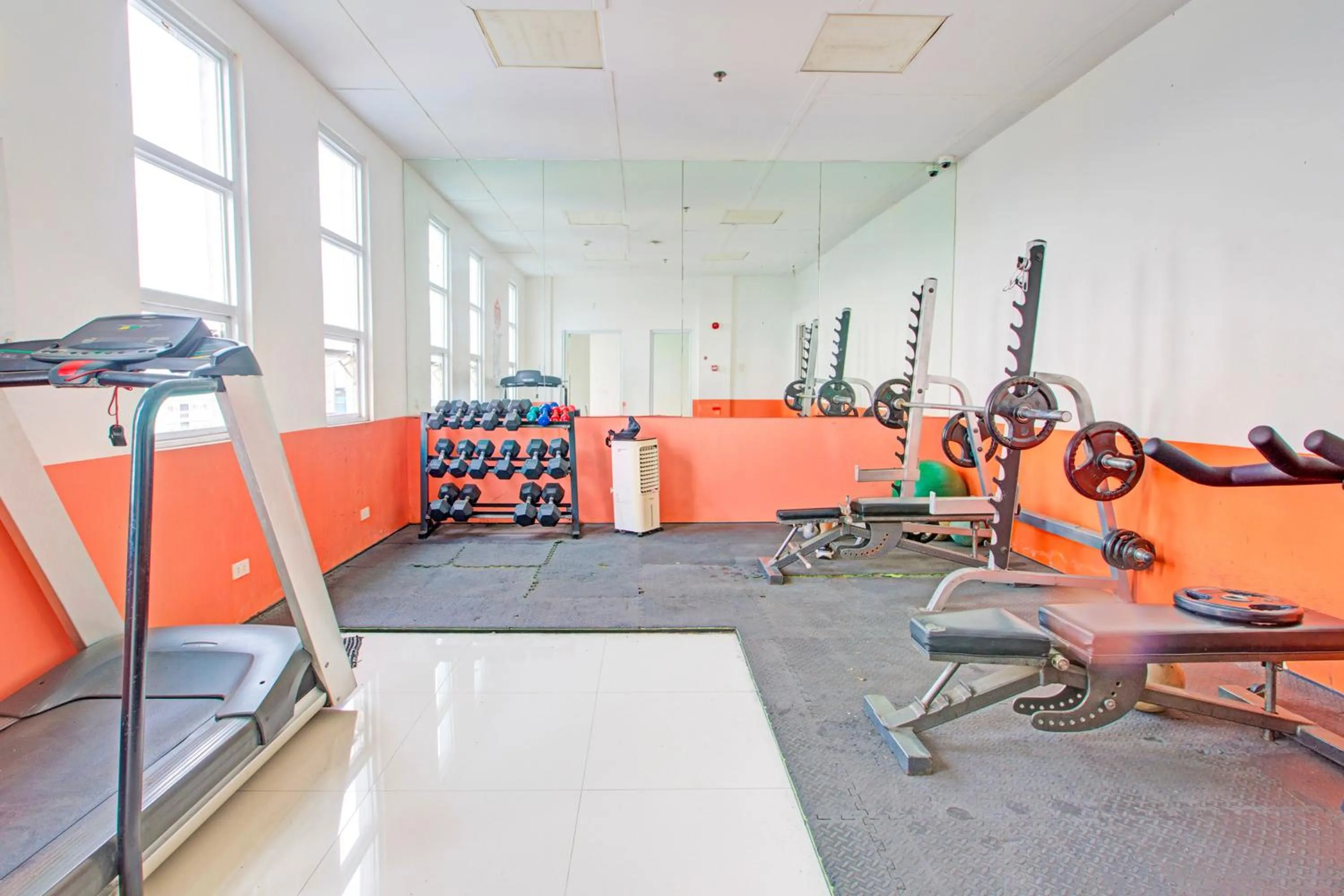 Fitness centre/facilities in Collection O Metro Manila near University Belt formerly 1318 Residences