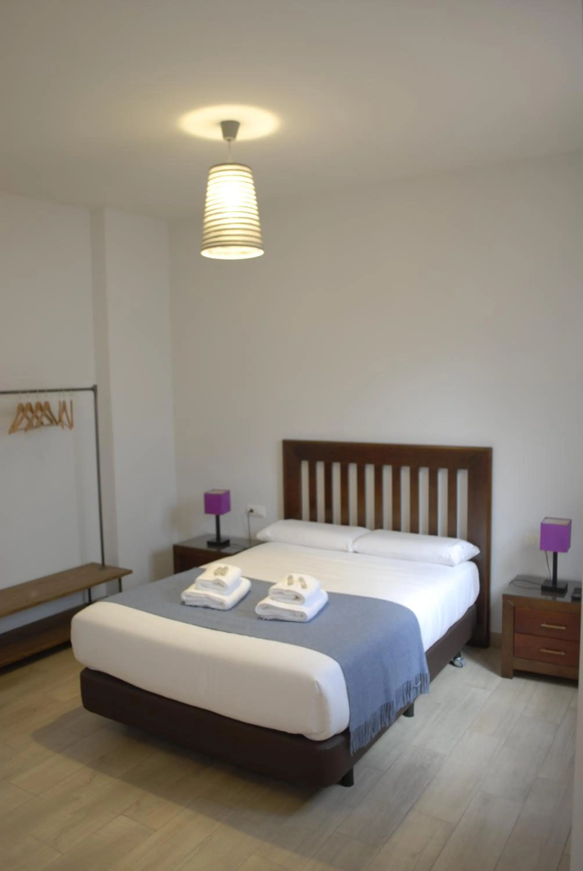 Photo of the whole room, Bed in La Perla Granada Suites