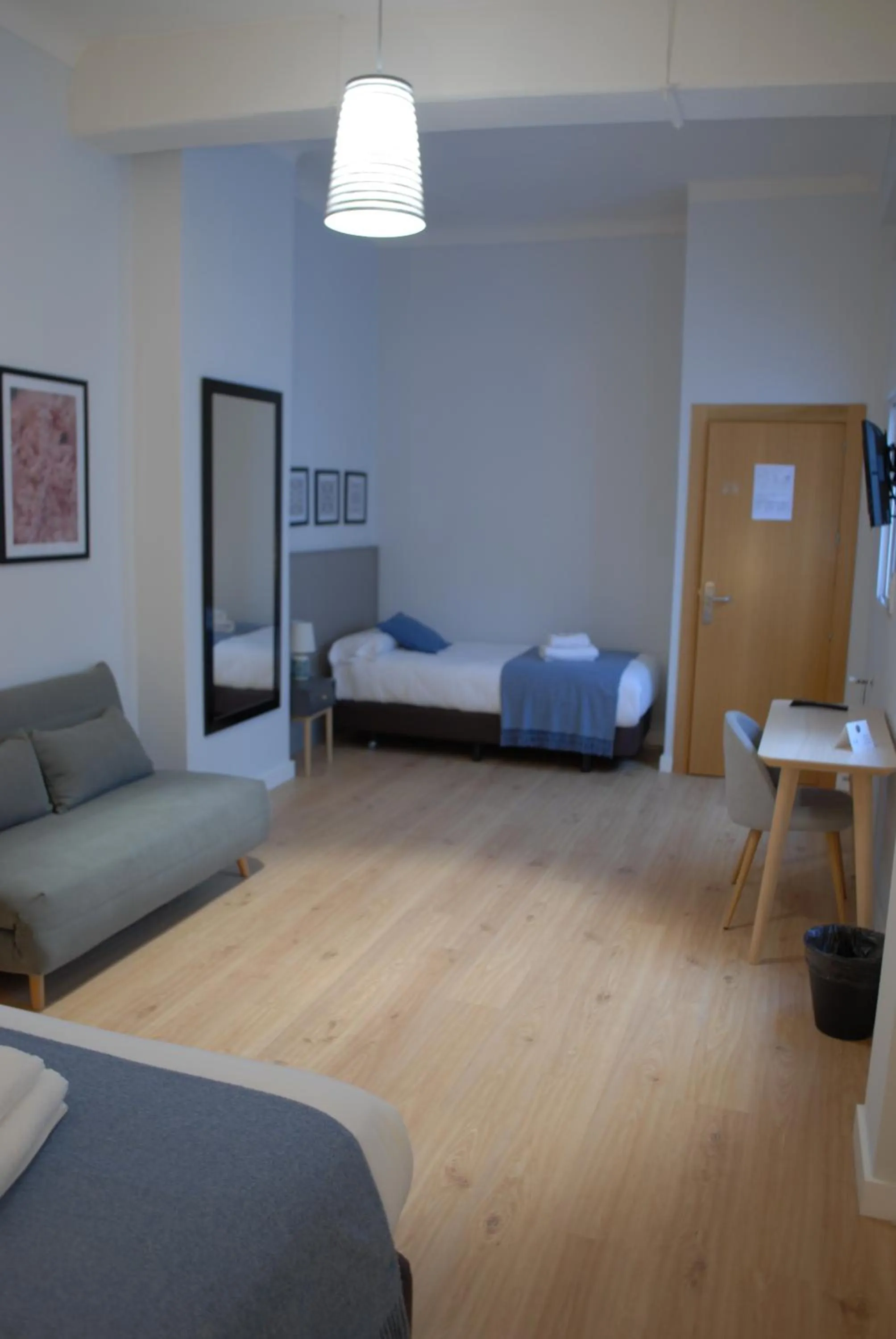 Photo of the whole room, Bed in La Perla Granada Suites