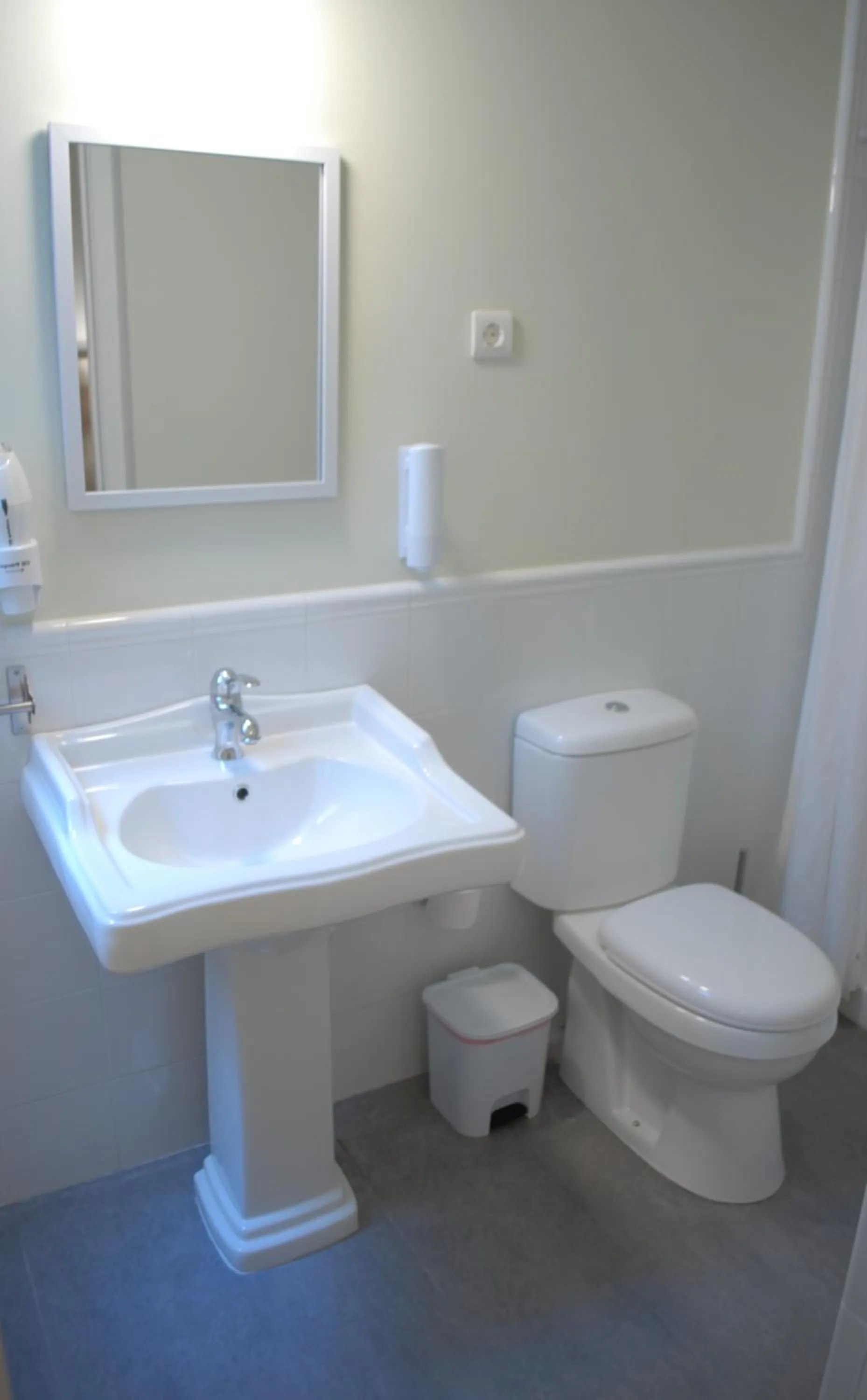 Bathroom in La Perla Granada Suites