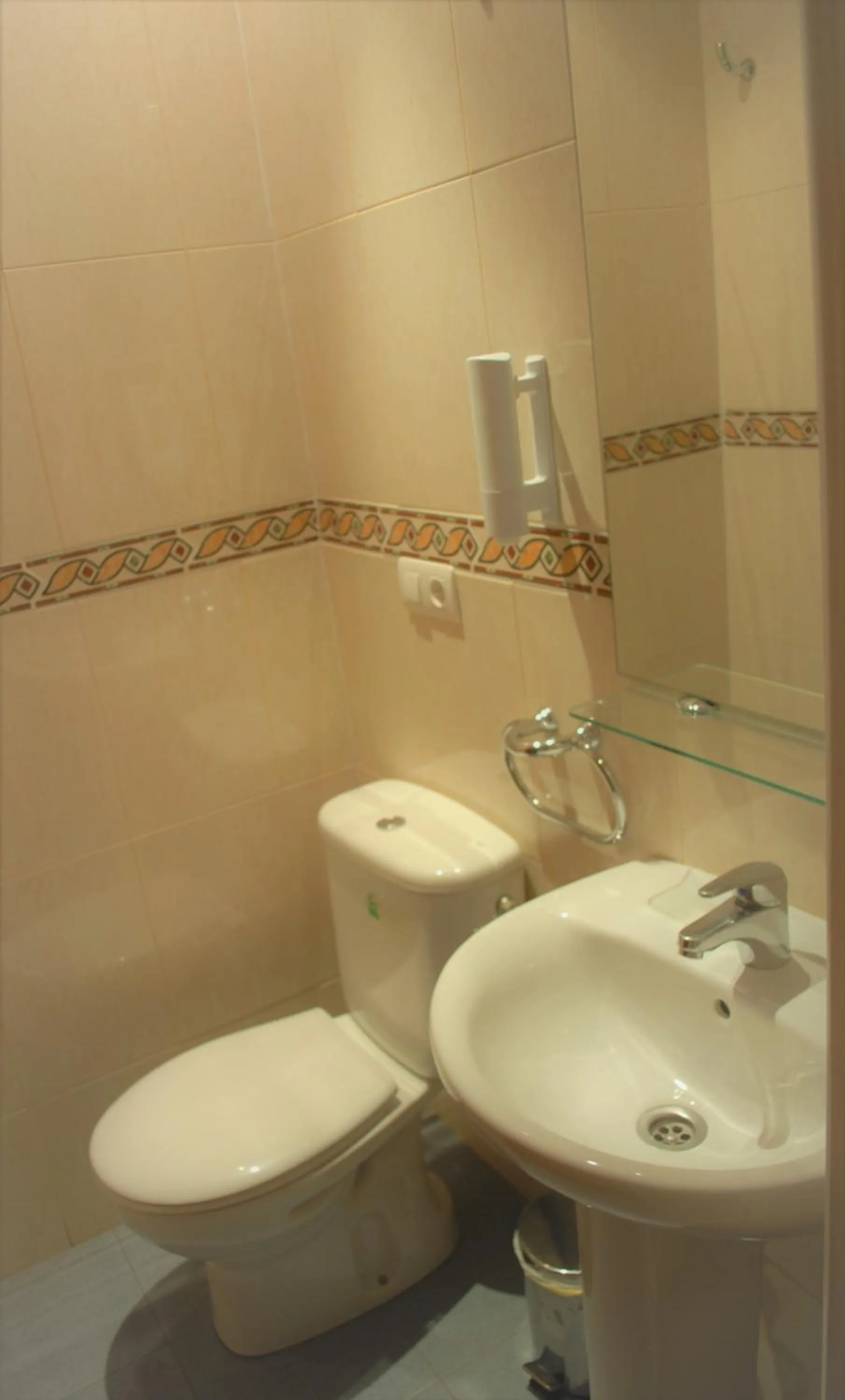 Bathroom in La Perla Granada Suites