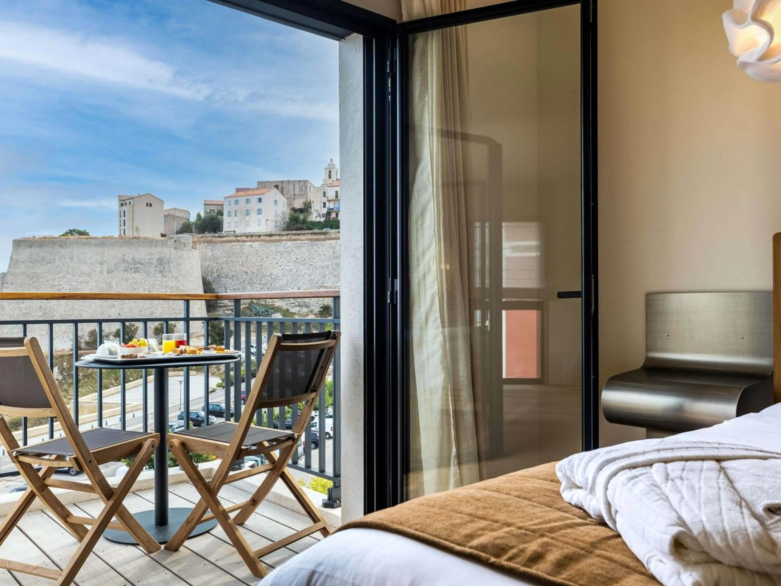 Property building, Bed in Hotel & Spa Kasano Calvi - Handwritten Collection