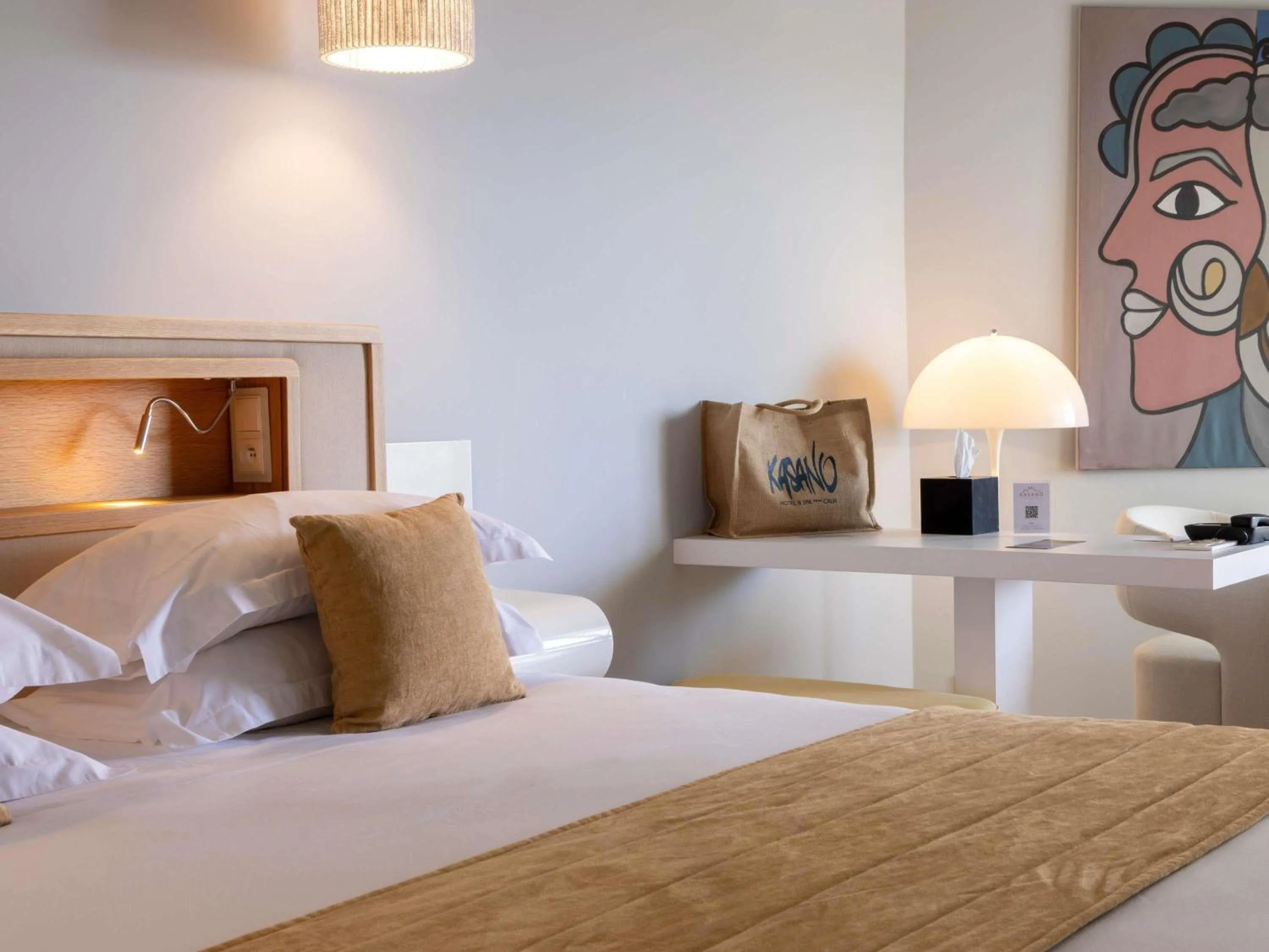 Photo of the whole room, Bed in Hotel & Spa Kasano Calvi - Handwritten Collection