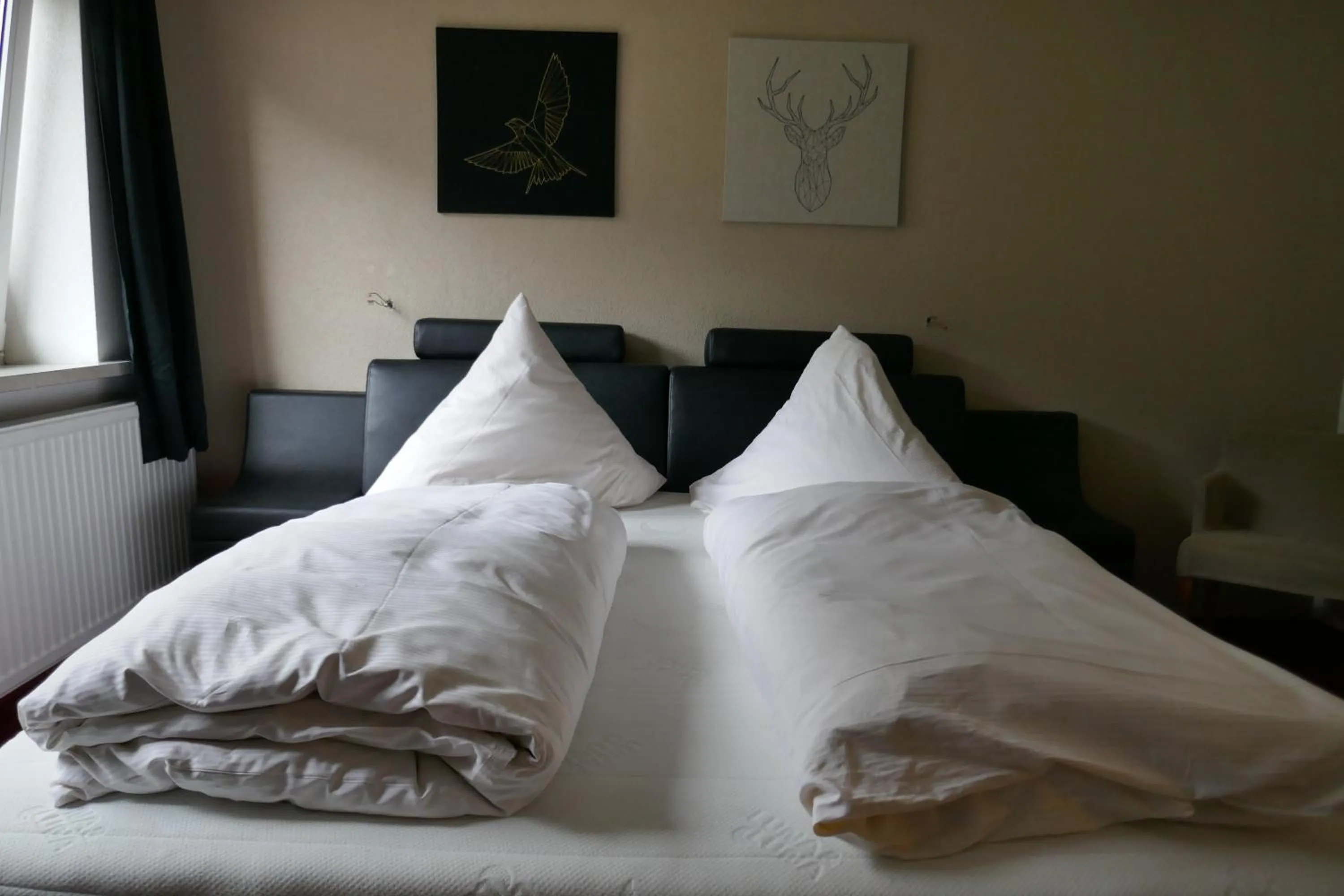 Bed in Pension & Ferienwohnungen Haus Edelweiß