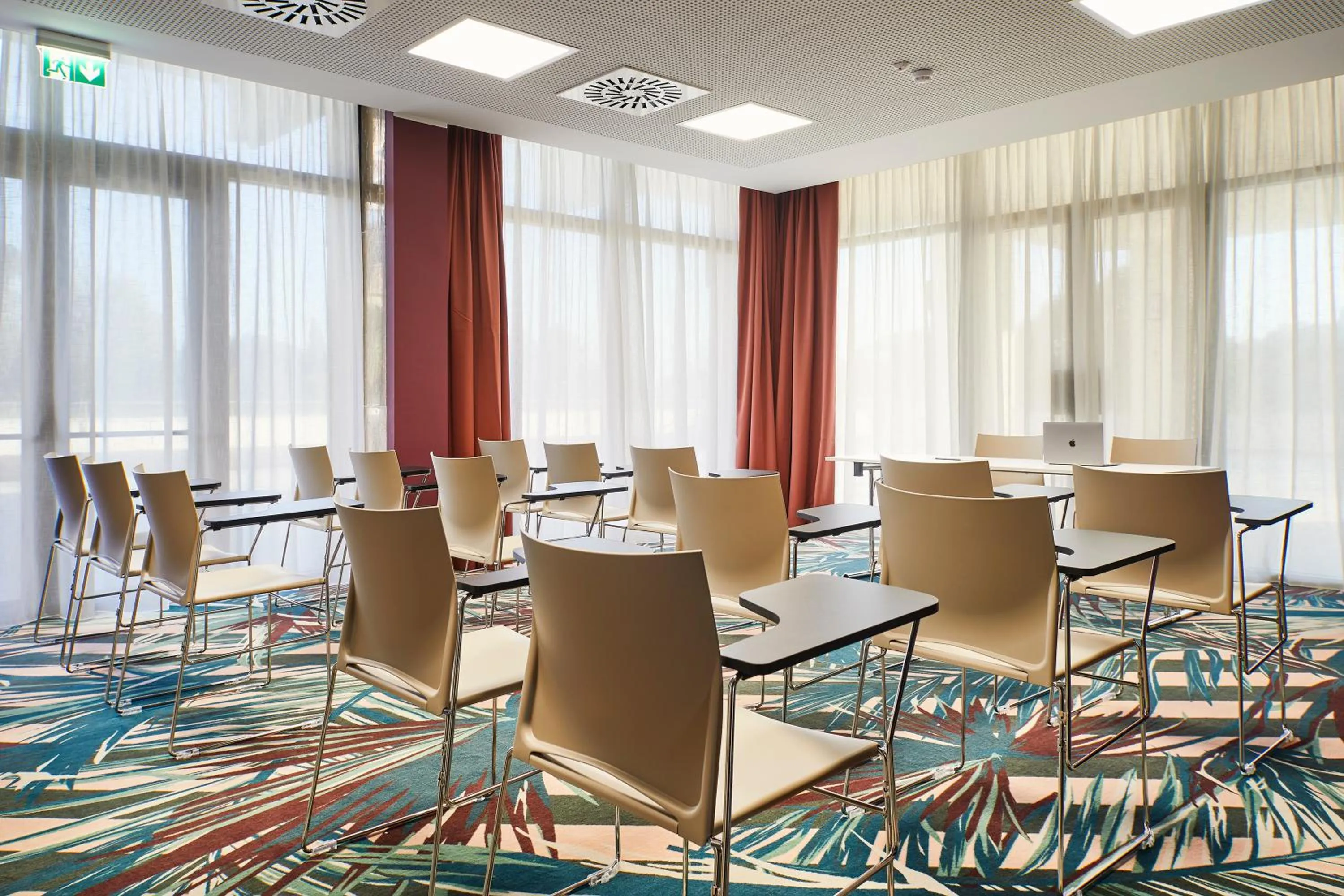 Business facilities in Hotel Villa Pamphili Roma